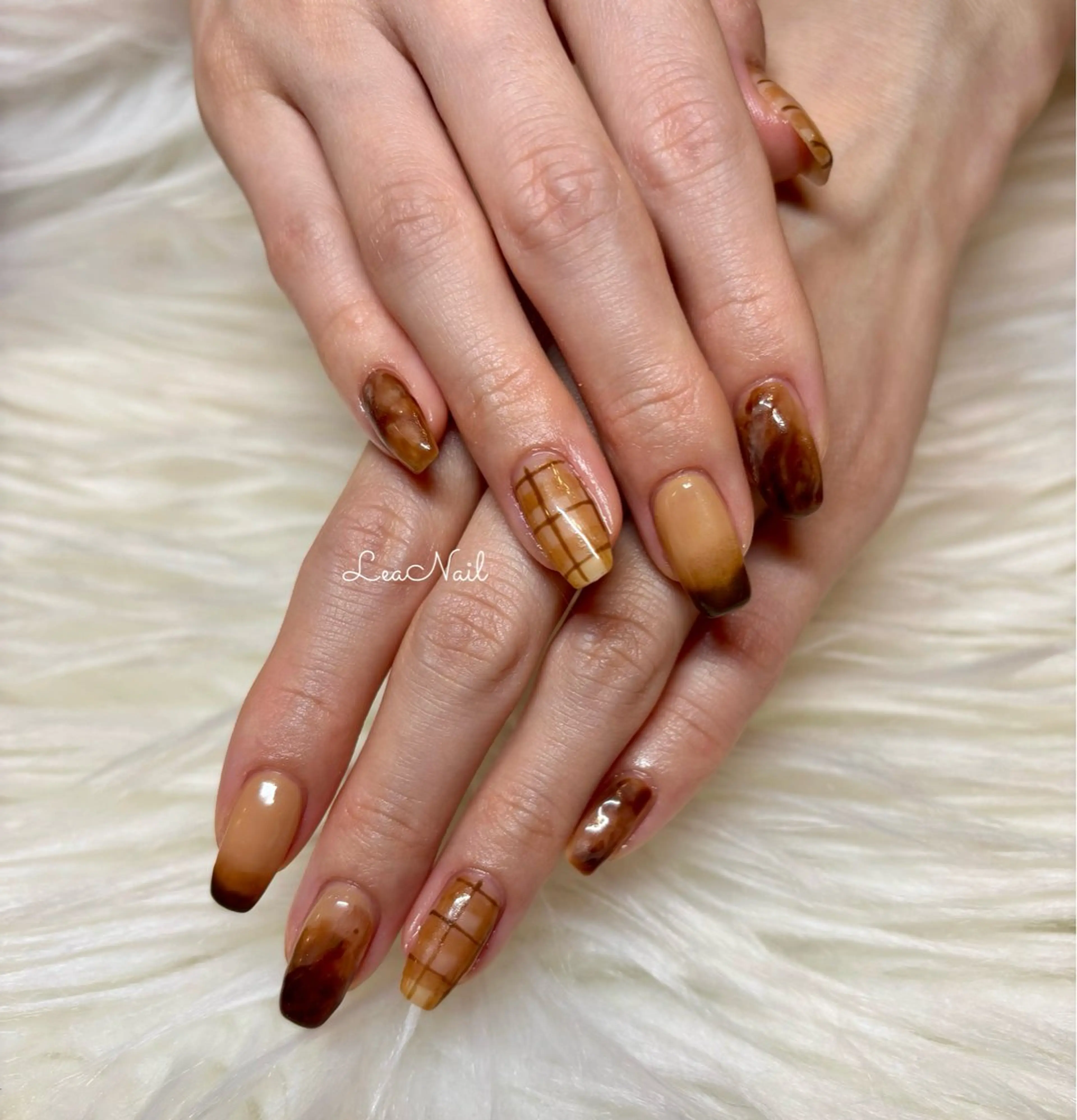 ネイル ブラウン 持ち込み ニュアンスネイル Lea Nailのネイルデザイン