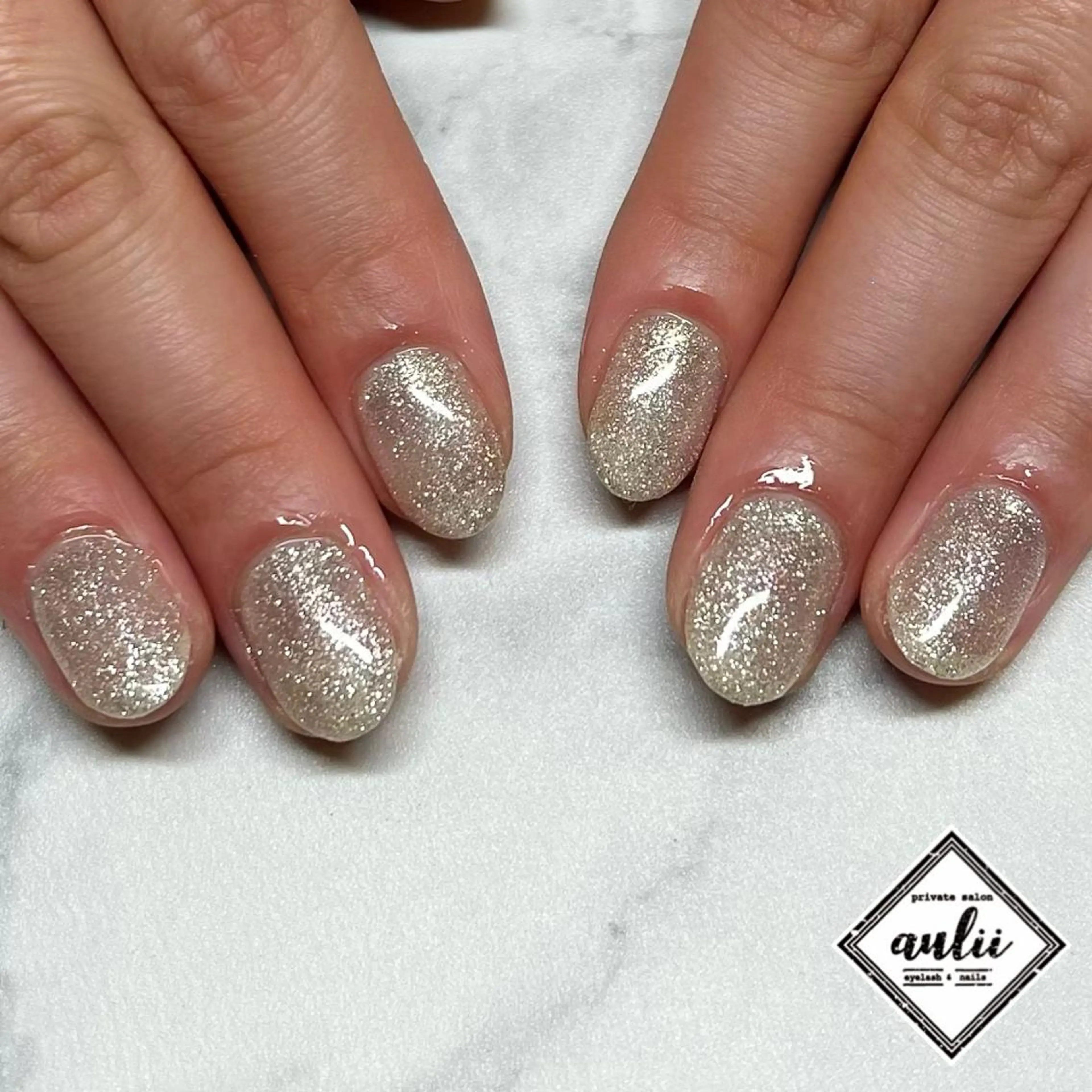 ネイル マツエク・マツパ アイブロウ 眉カラー ワンカラーネイル シルバー ハンドネイル ながやま ちえのその他イメージ