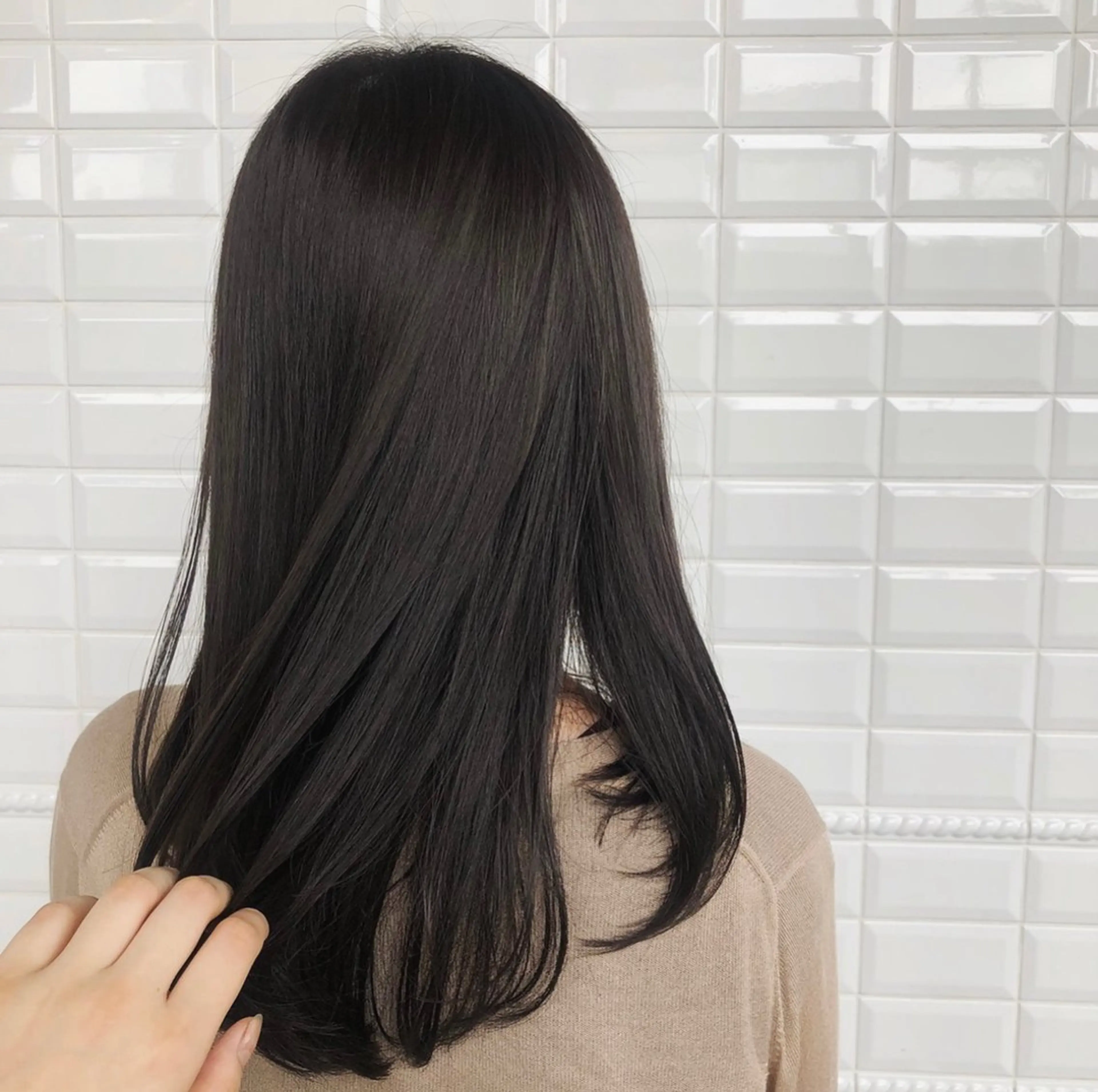 セミロング カラー ベージュカラー オリーブベージュ カット ヘアカラー トリートメント グレージュ 小林　遼のヘアスタイル
