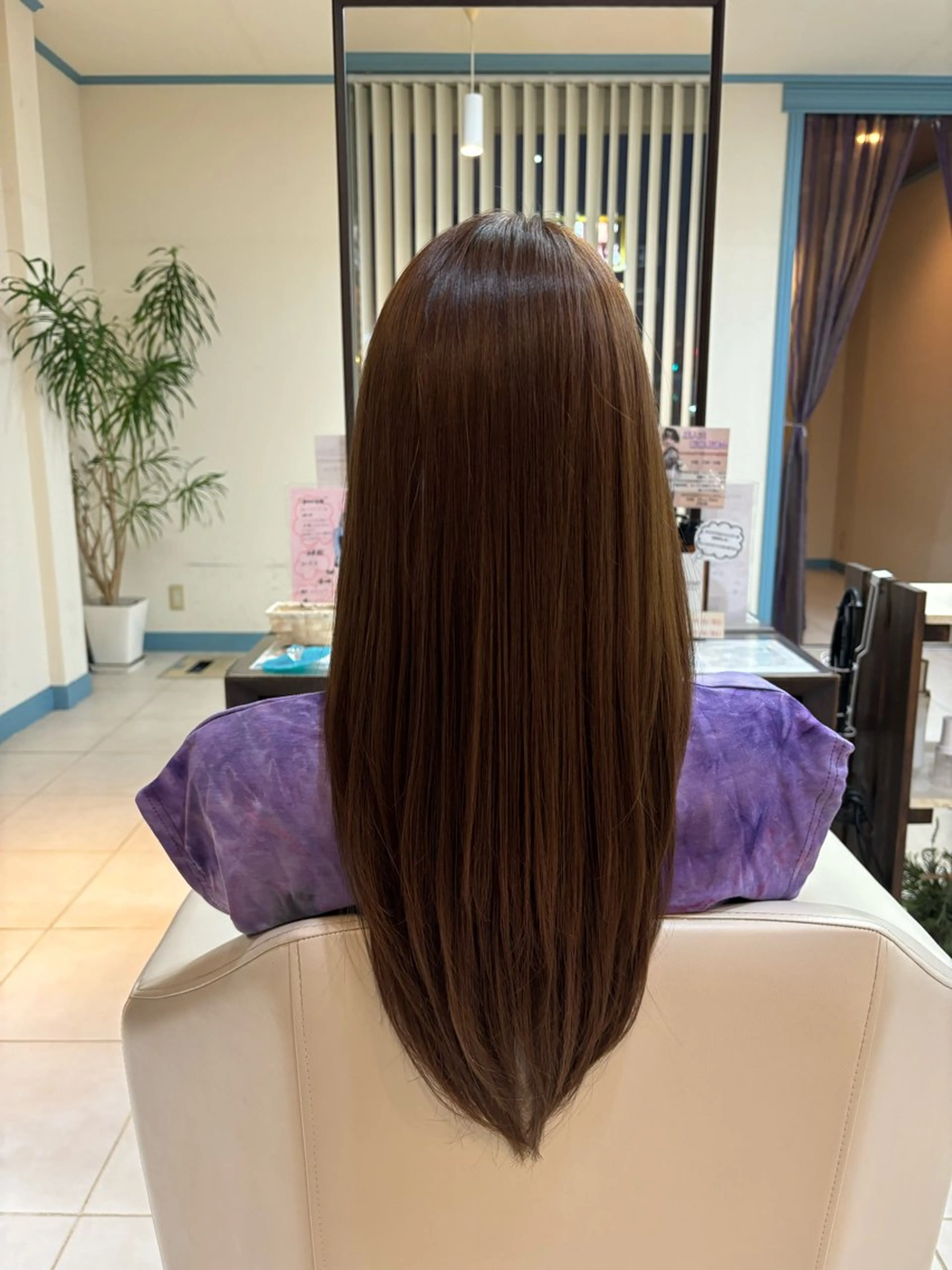 ロング カラー 伊藤 杏奈のヘアスタイル