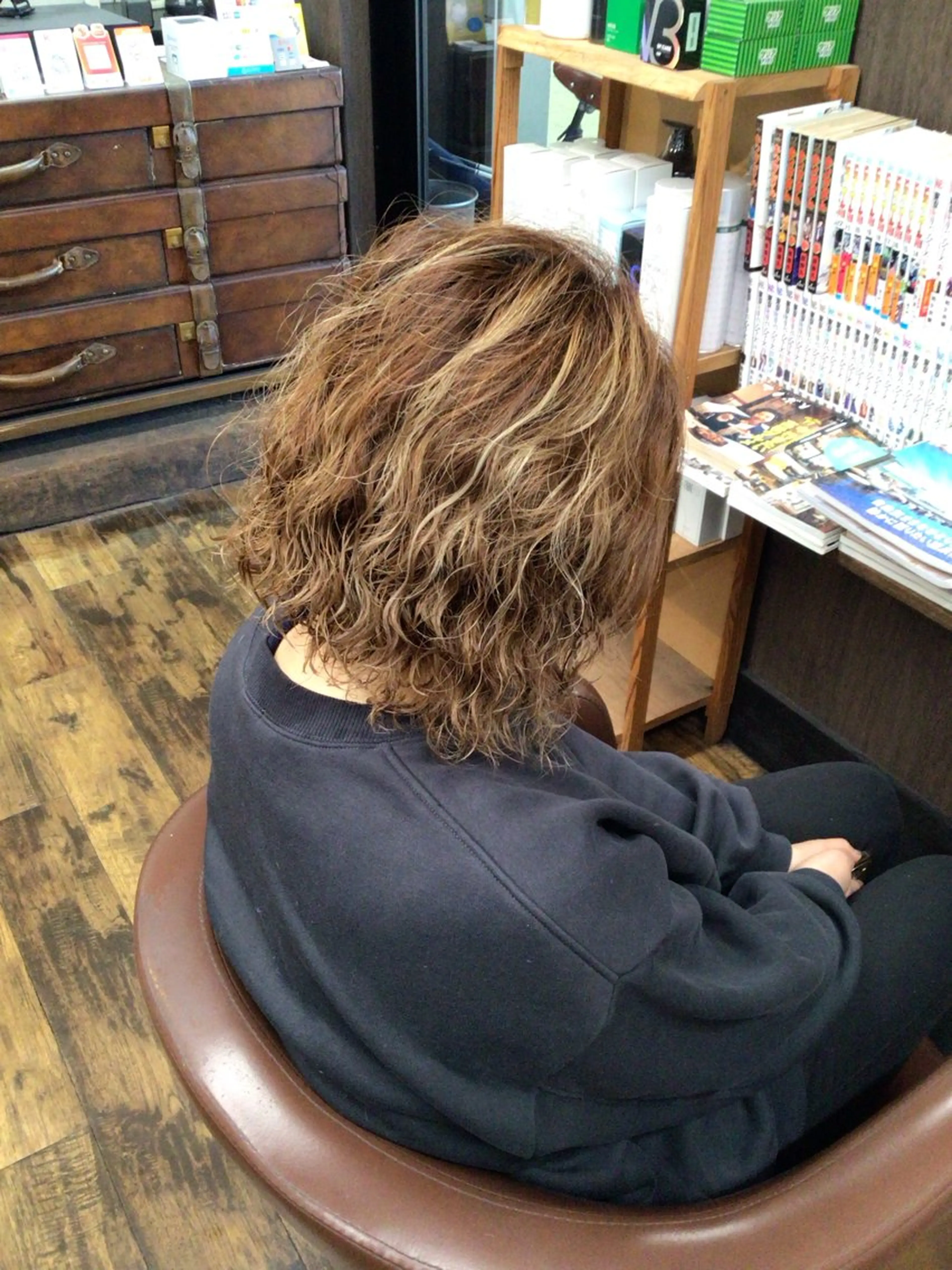 ミディアム ミディアムパーマ カット ヘアカラー 香川 裕基のヘアスタイル