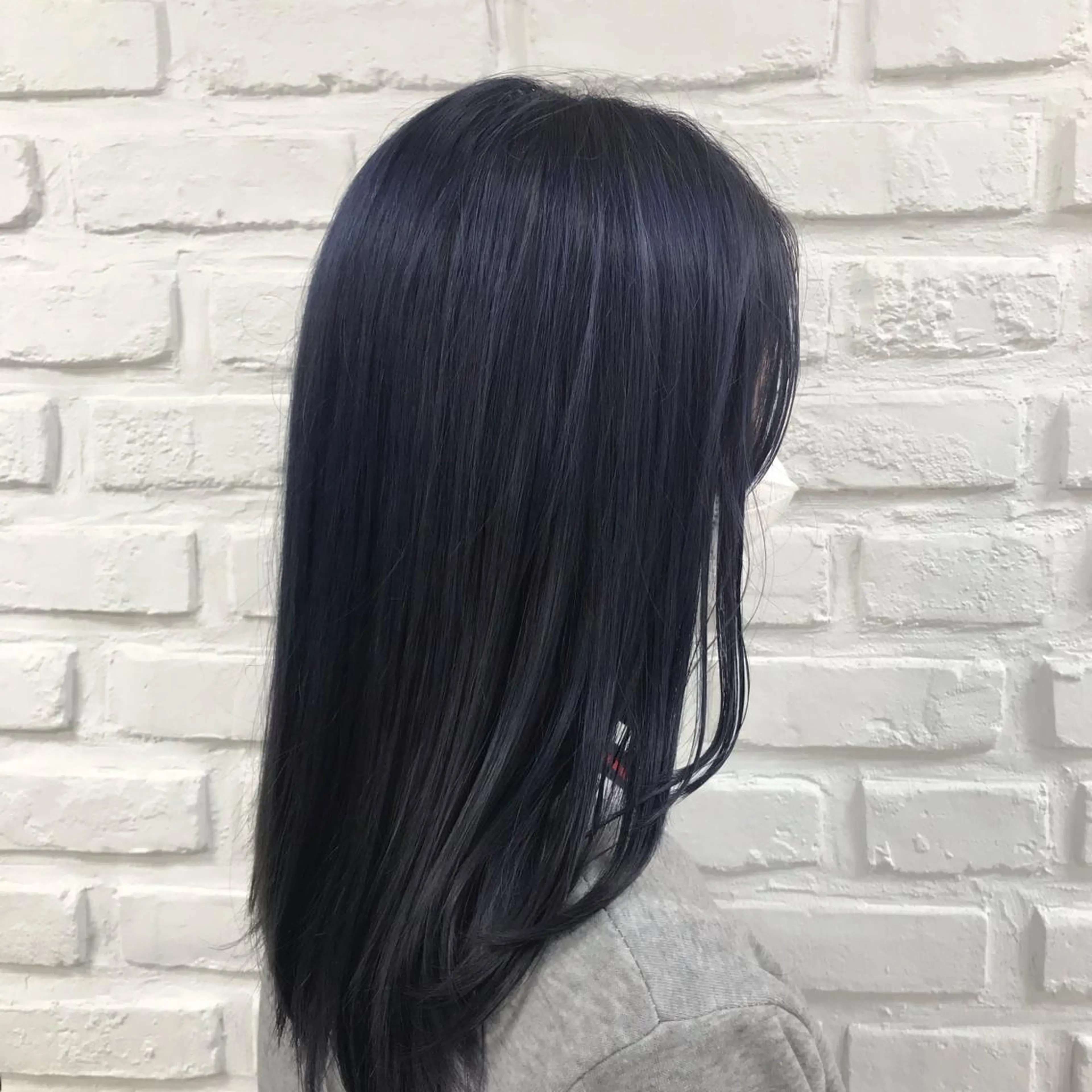 セミロング カラー ブリーチ ブルーカラー イルミナカラー ラベンダーカラー 暖色カラー🌹 中山由梨のヘアスタイル