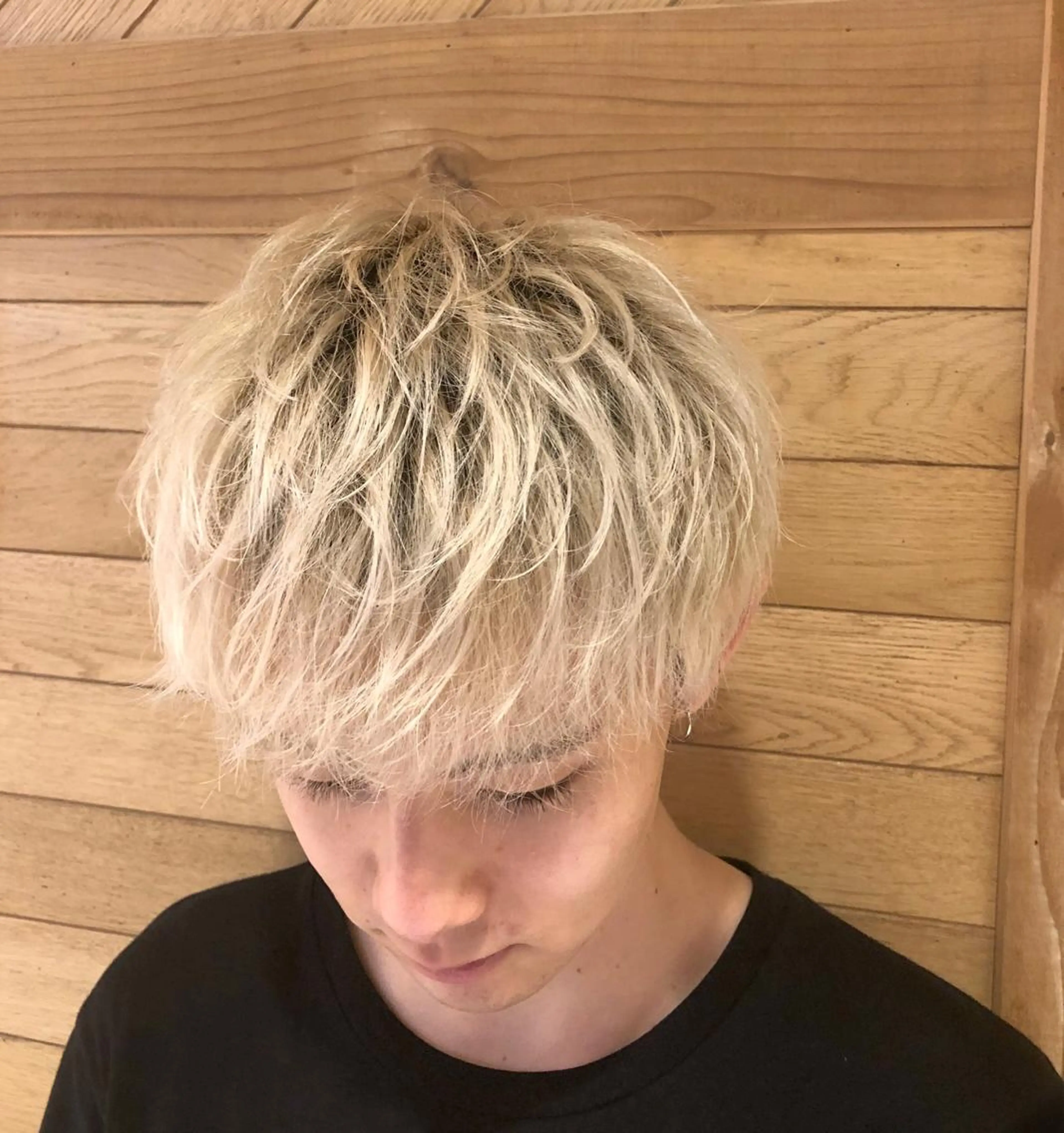 ショート メンズ メンズハイトーン マッシュ カルマ・ニュアンス パーマ　須田龍世のヘアスタイル