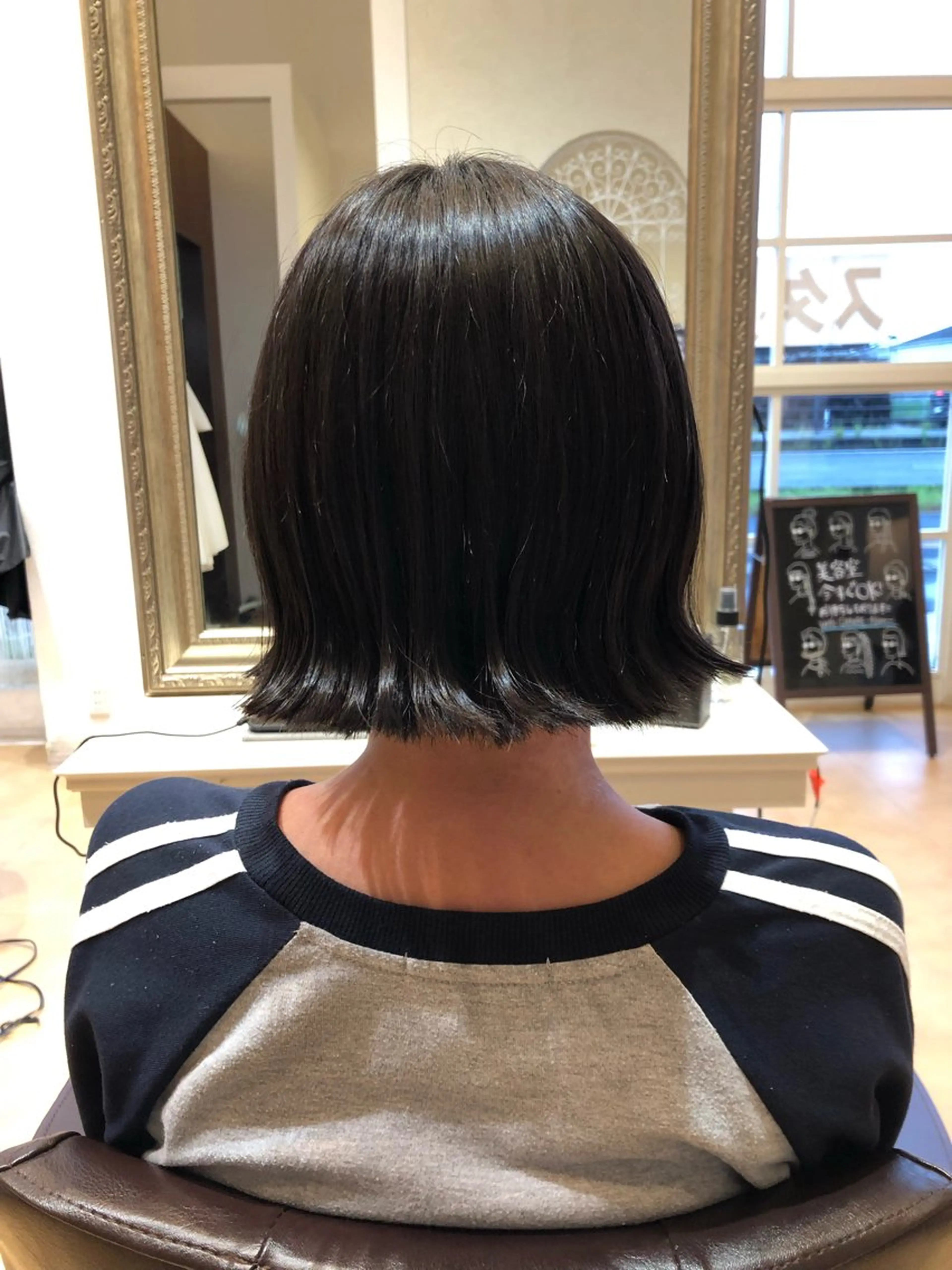 ミディアム カット ヘアカラー トリートメント 今中 紗英のヘアスタイル