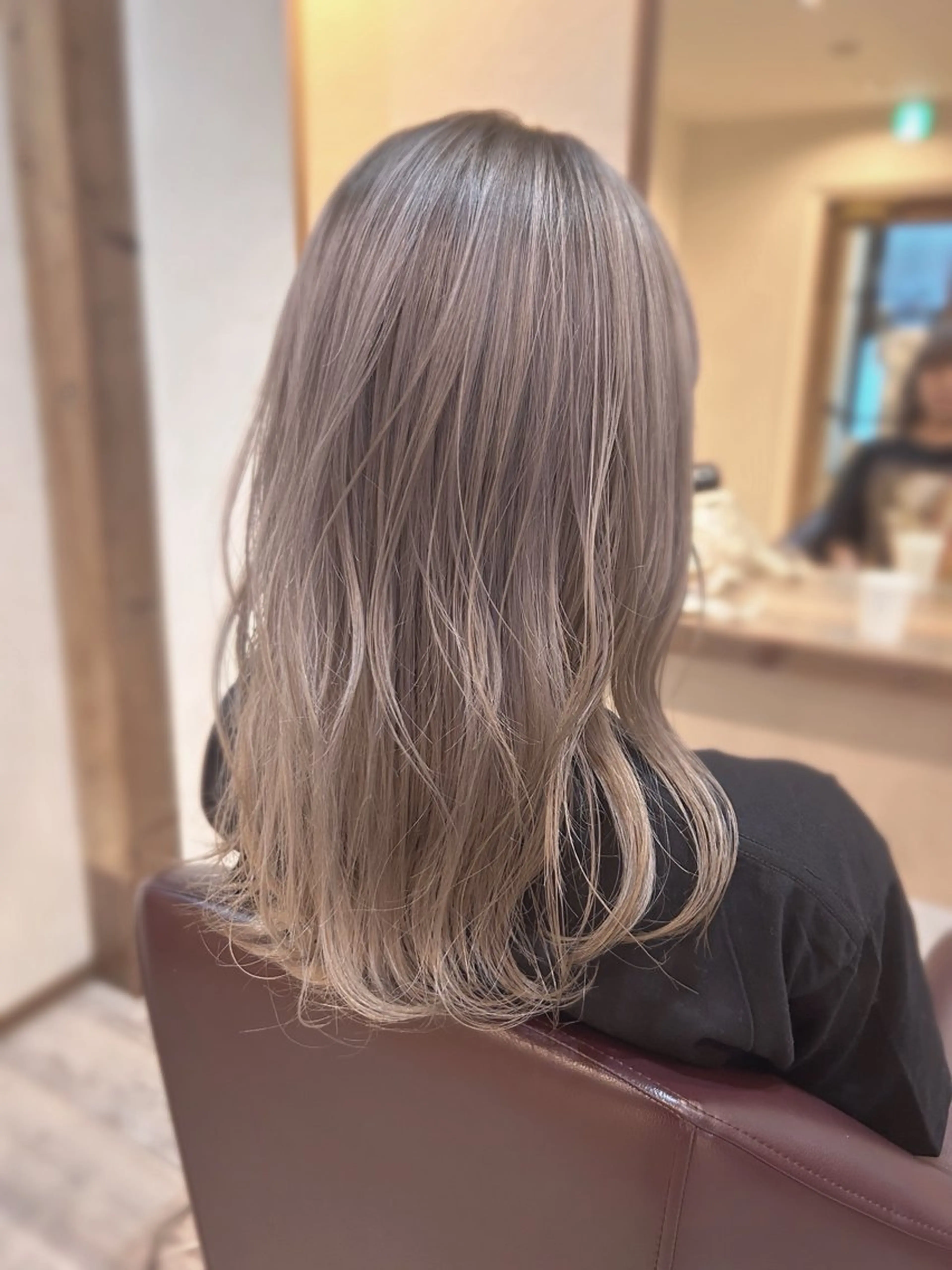 セミロング カラー Luce所属・うる艶/韓国風　奈良 優輝のヘアスタイル