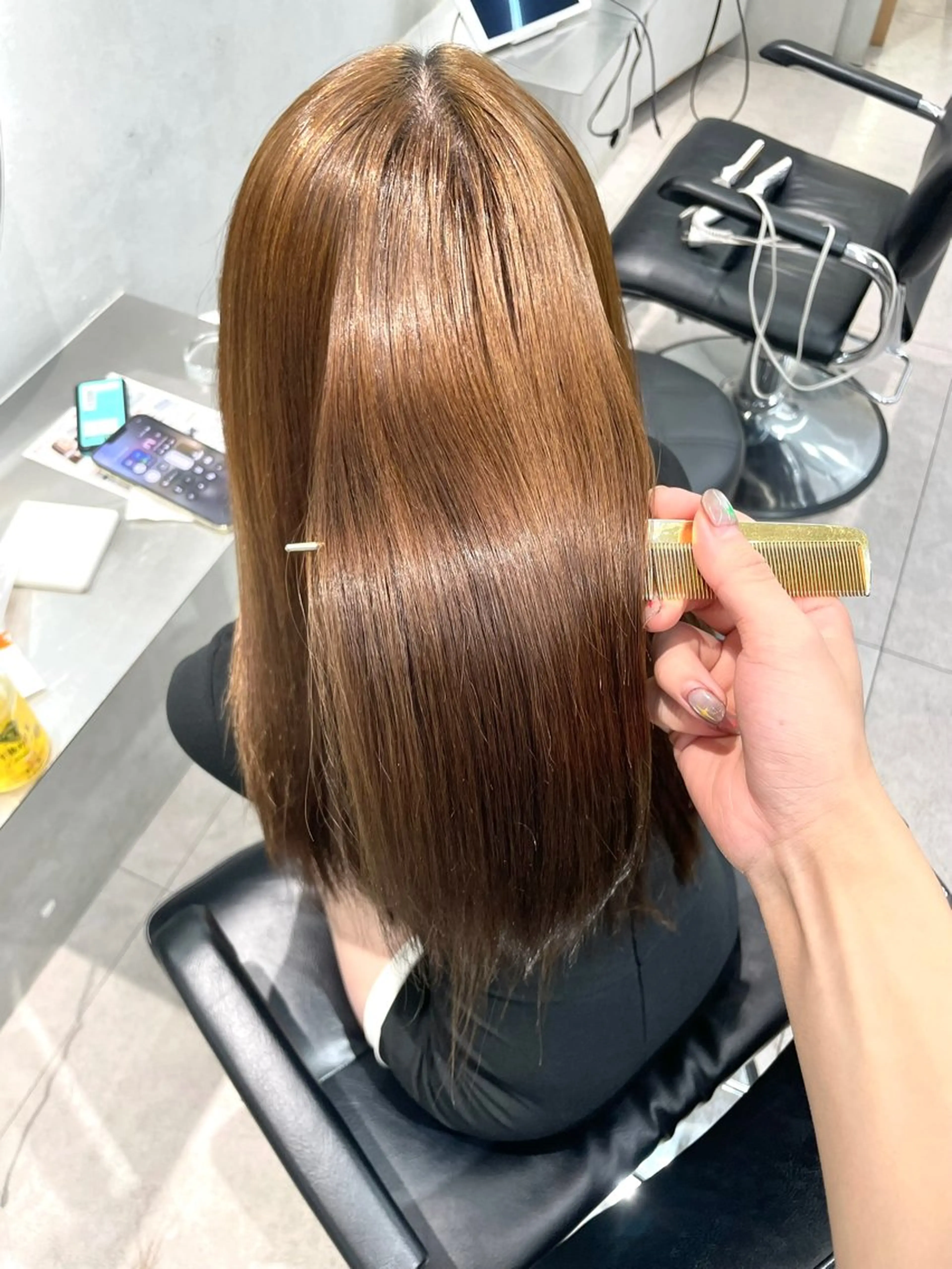 ロング カラー パーマ ベージュカラー ブラウンカラー ケアカラー 髪質改善 縮毛矯正 ヘアカラー 縮毛矯正 ONYX 表参道所属・表参道/ハイライト 髪質改善ストレートのヘアスタイル