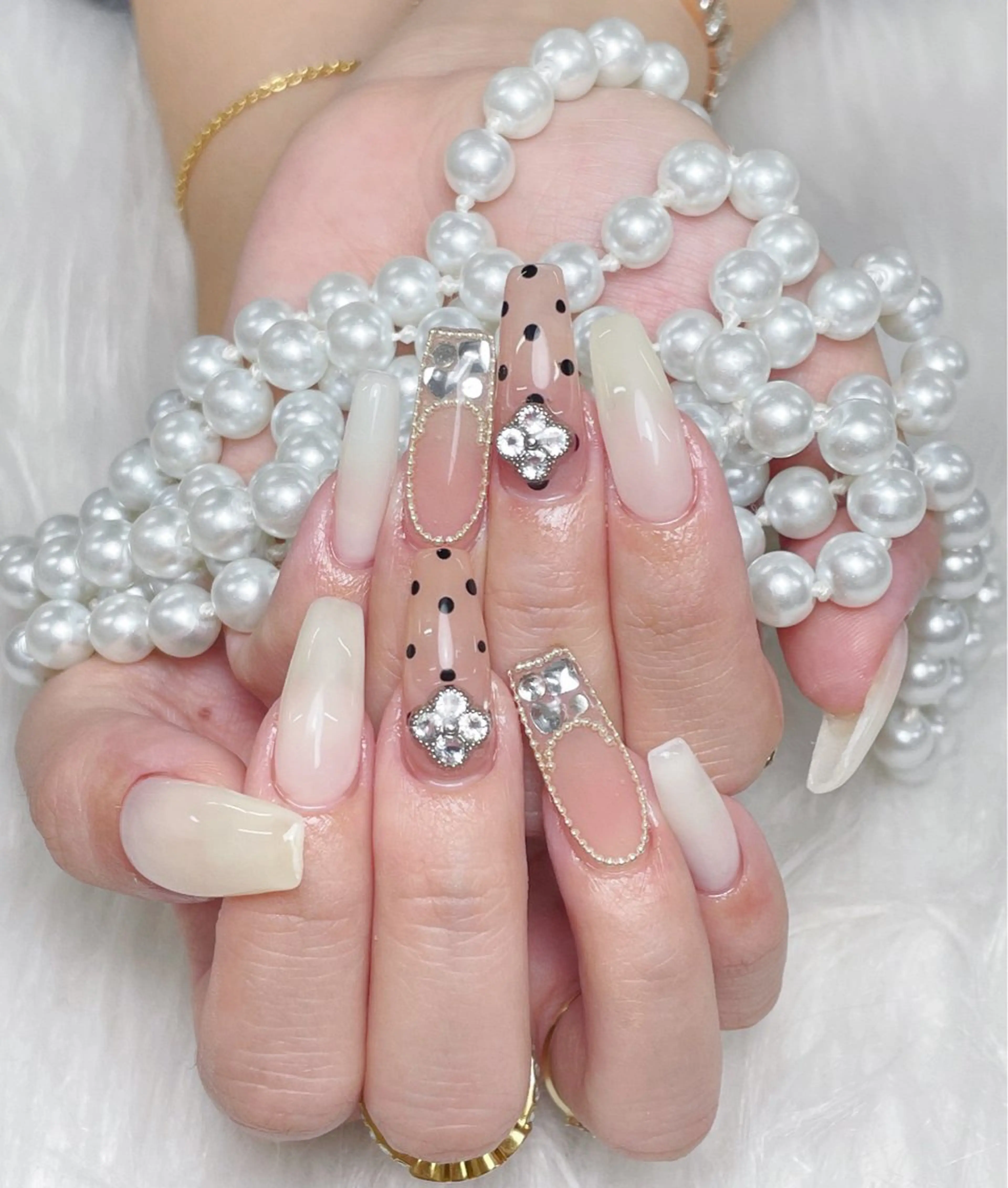 ネイル チークネイル ジェルネイル キラキラネイル 韓国ネイル マグネットネイル ハンドネイル DR Nail 新宿所属・DR 💅のネイルデザイン