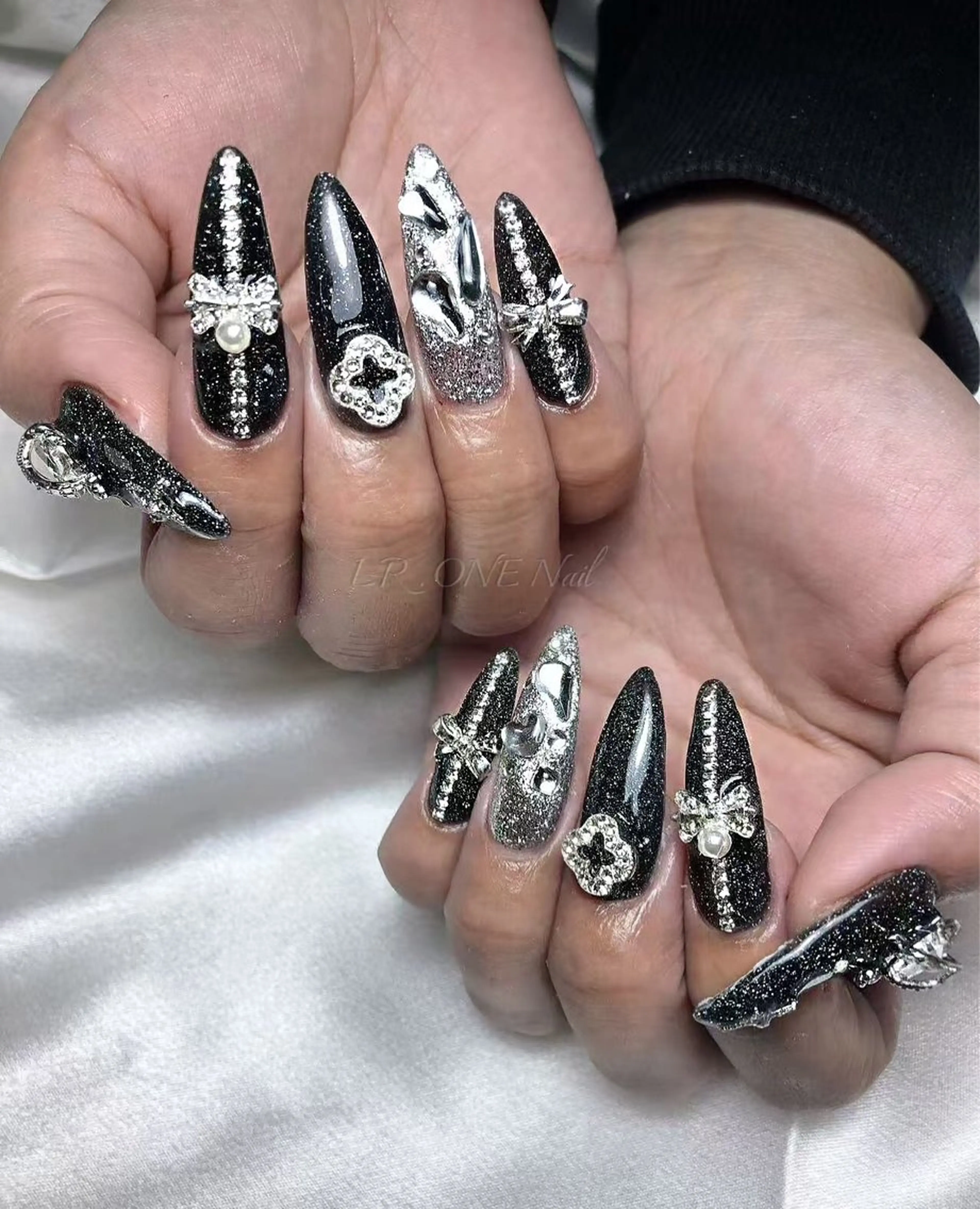 ネイル ハンドネイル LR.ONE ヨウのネイルデザイン