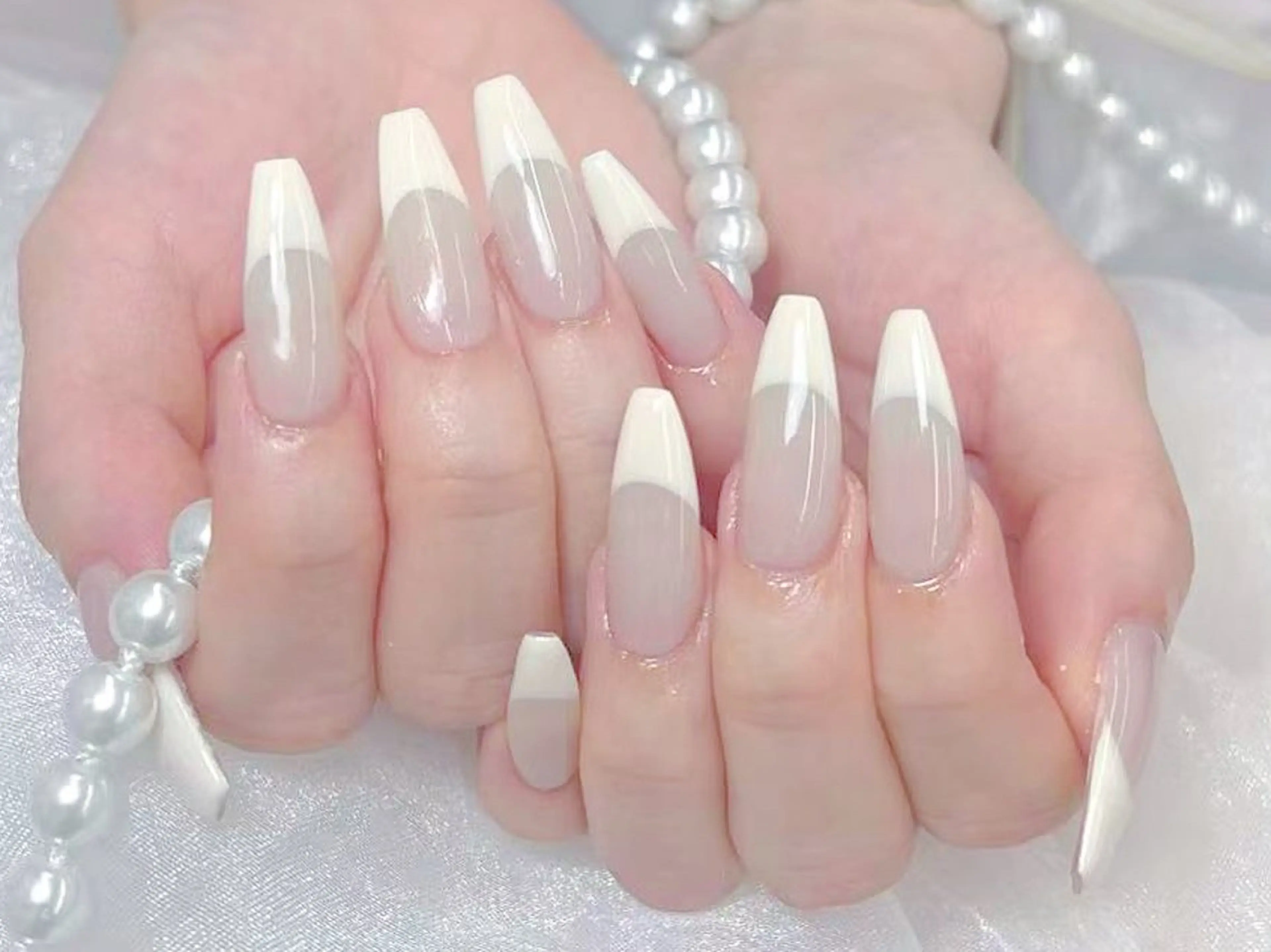 ネイル オーロラネイル フレンチネイル グラデーション 韓国ネイル マグネットネイル ハンドネイル NOA NAILのネイルデザイン
