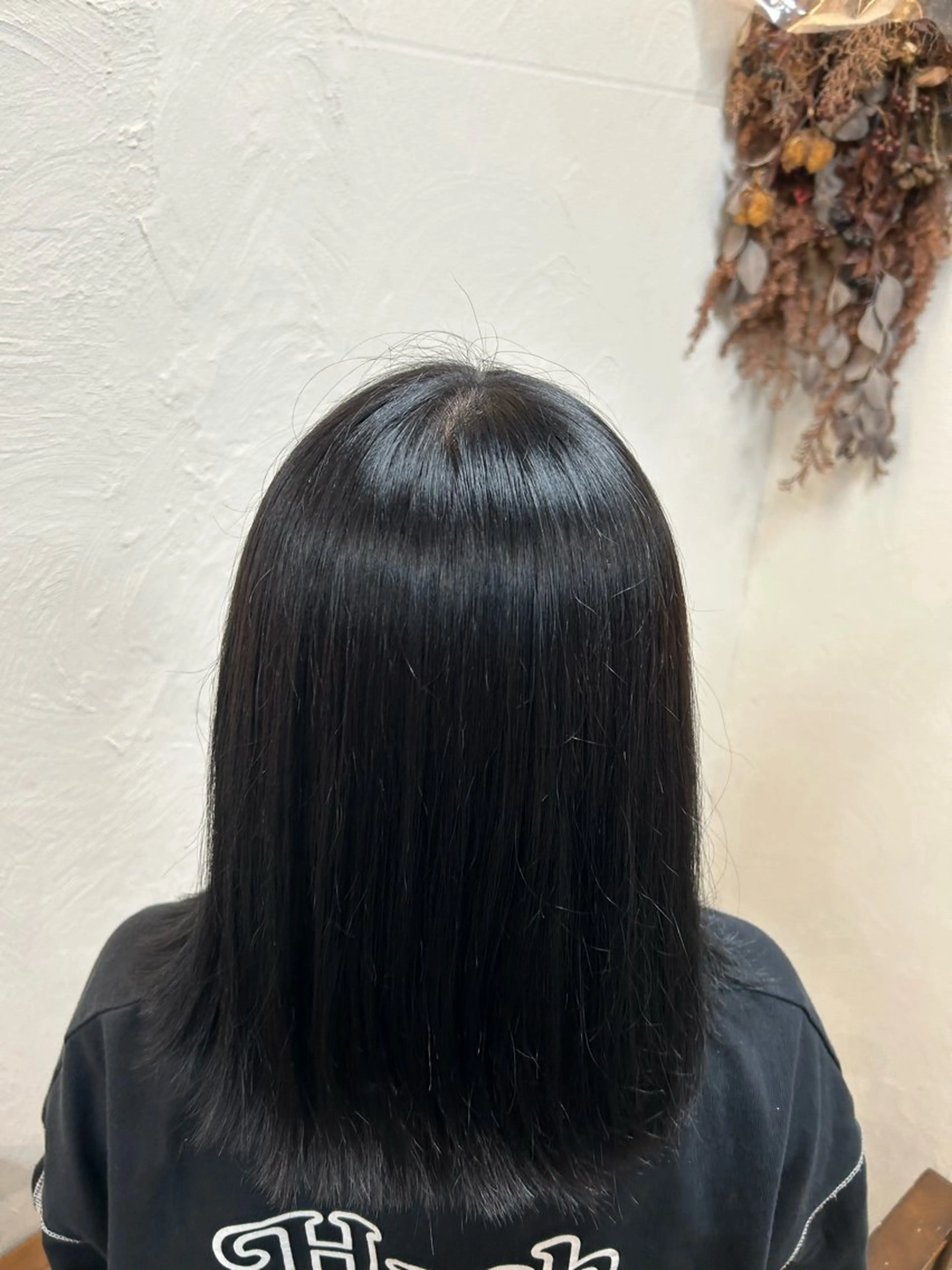 ミディアム カラー 黒髪 ブルーカラー ブルーブラック 髪質改善 トリートメント ヘアカラー 徳 永のヘアスタイル