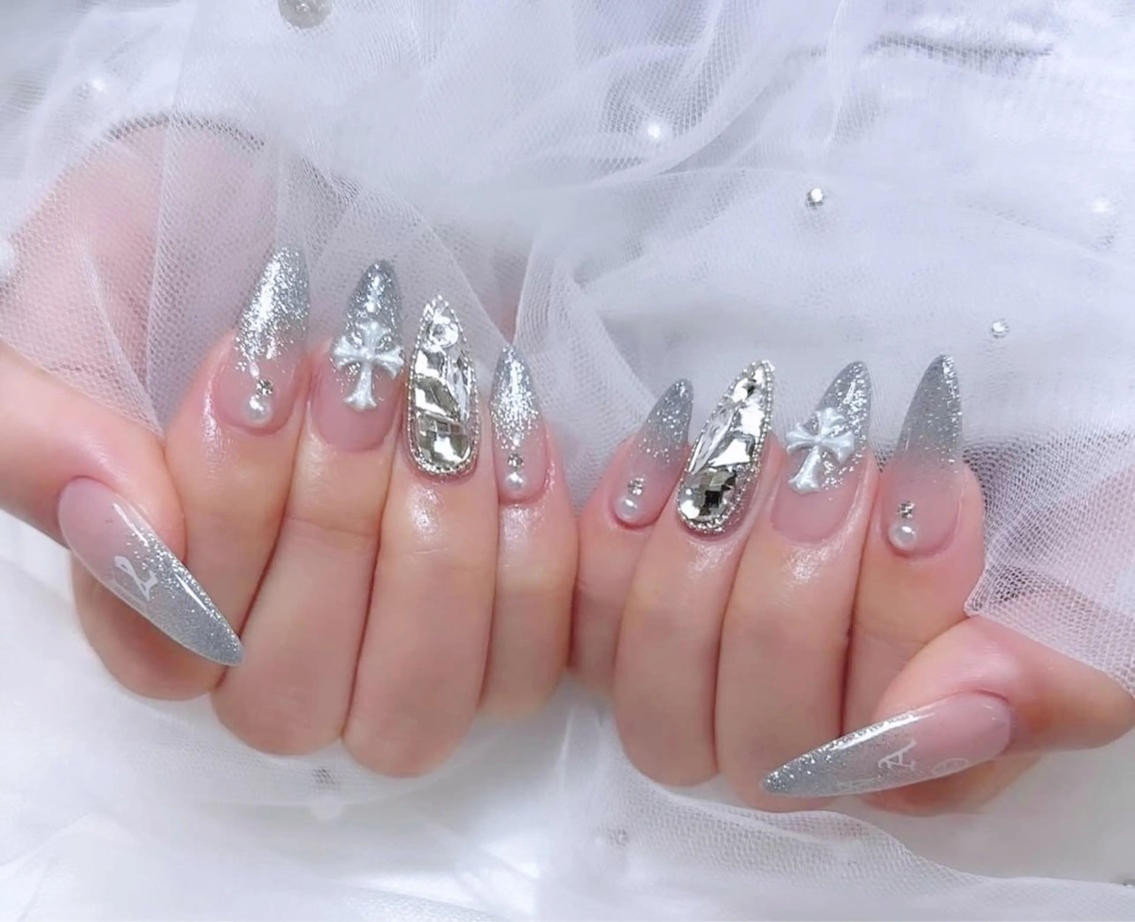 ネイル アートネイル オーロラネイル 長さ出し フラッシュネイル フットネイル ハンドネイル Mimo beau ty   salonのネイルデザイン