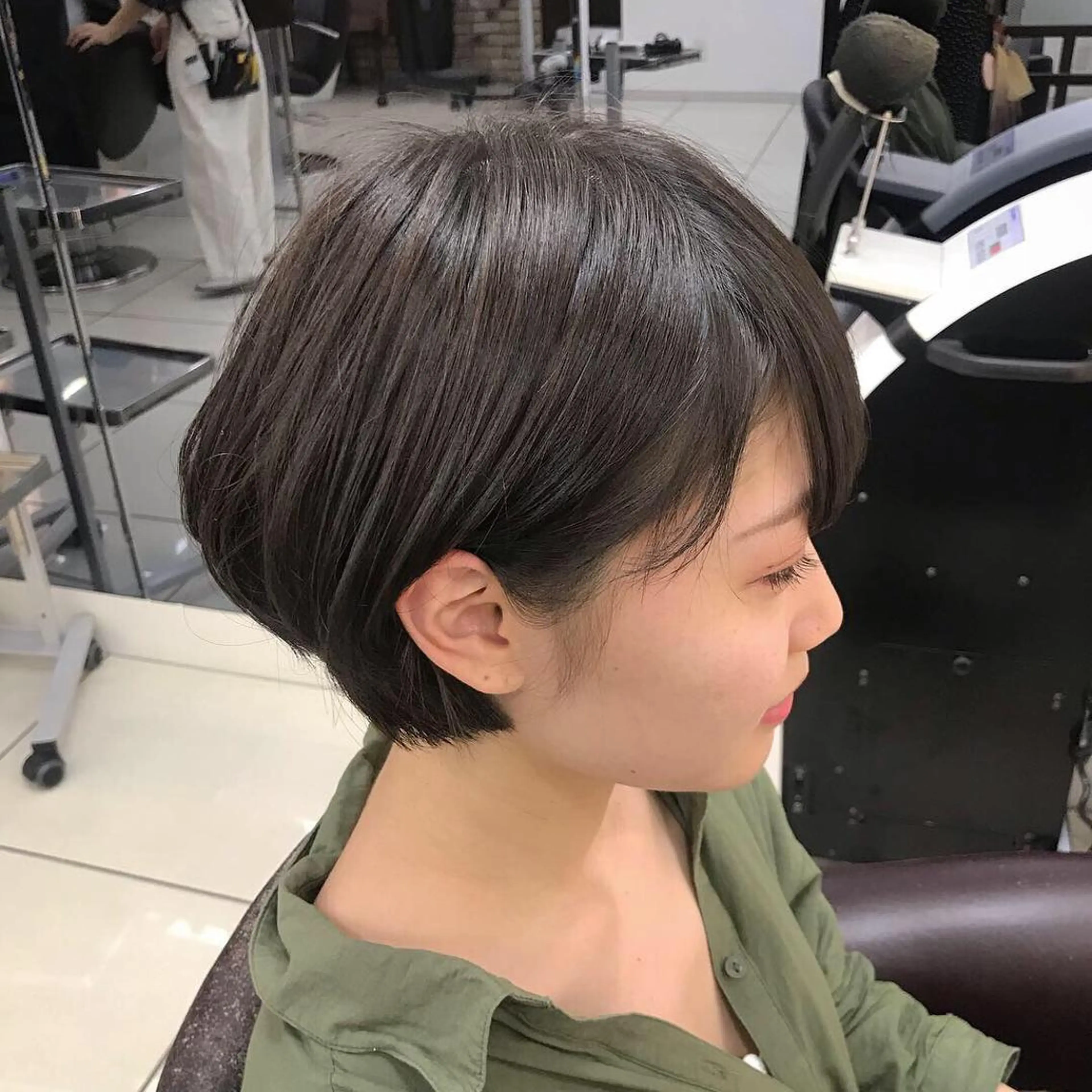 ショート カラー シールエクステ✨️韓 国羽エクステ🪽和希のヘアスタイル