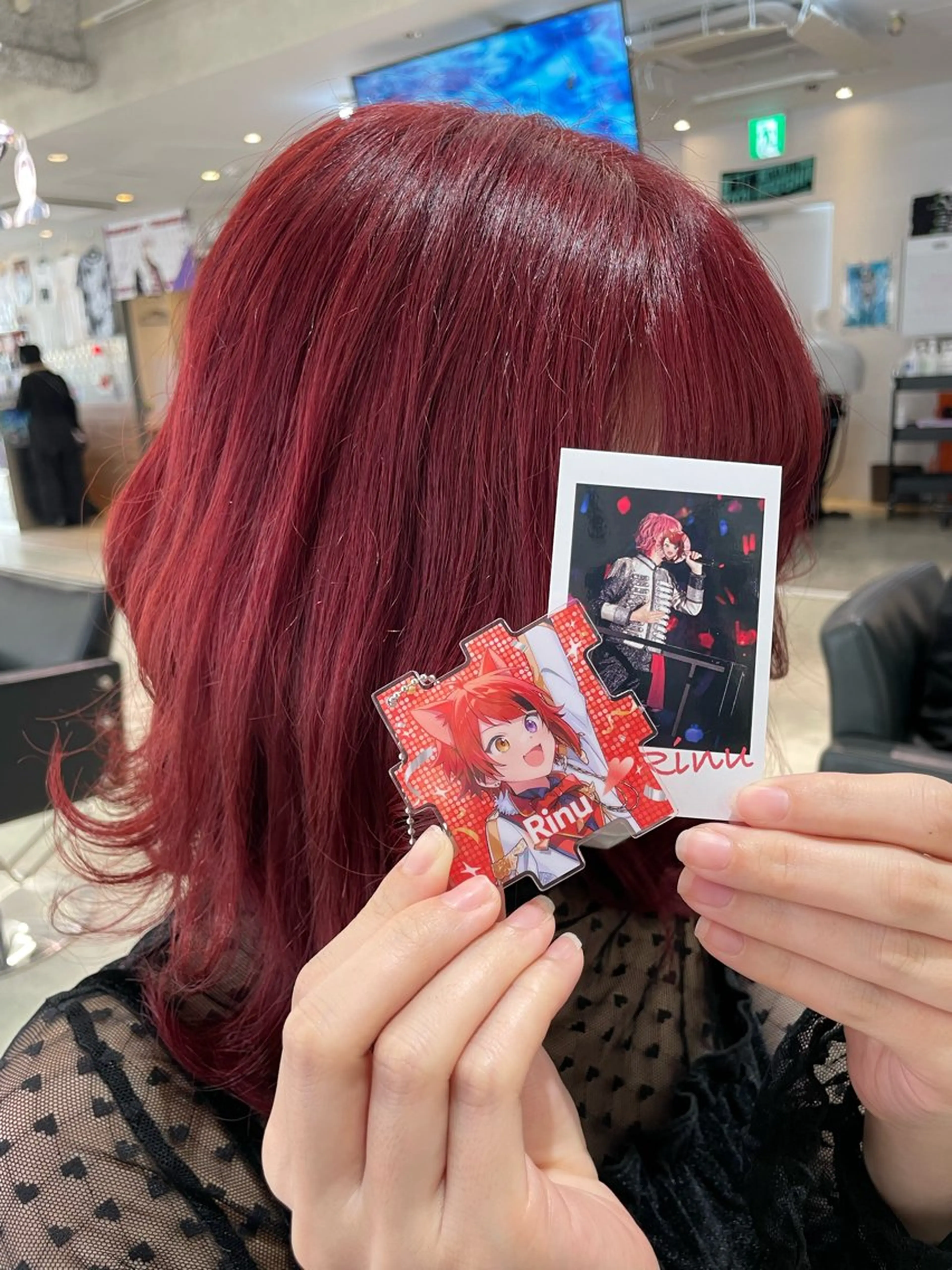 ロング カラー ブリーチ ボルドーカラー ケアブリーチ レッドカラー ヘアカラー トリートメント インナーカラー/推し ウルフ/アニメカラーのヘアスタイル