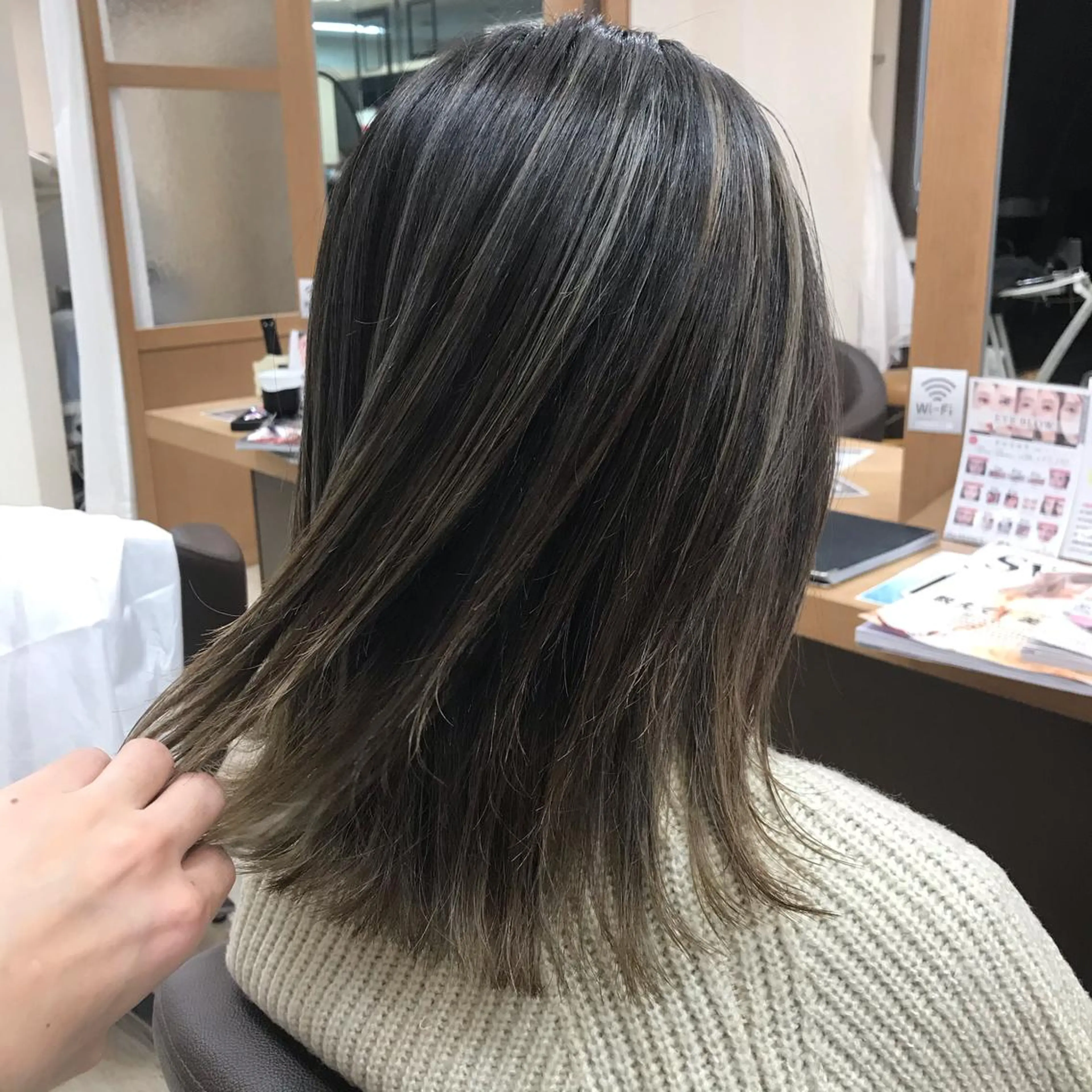 ミディアム カラー カット ヘアカラー トリートメント Lien 深井店のヘアスタイル