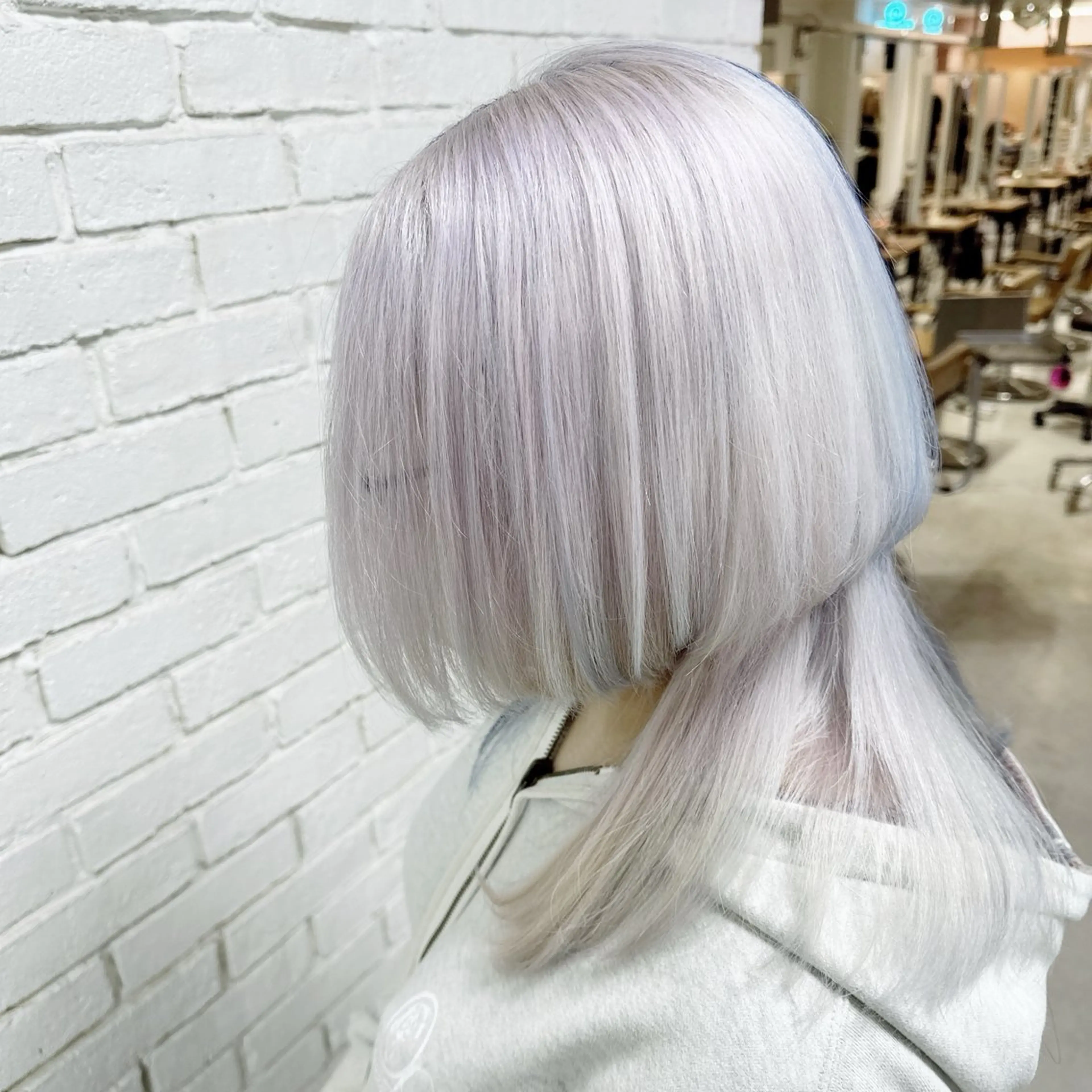 セミロング カラー ベージュカラー ブリーチ ブルーカラー ケアブリーチ ダブルカラー ヘアカラー 🌈ホワイトカラー レイヤー/キシ🌈のヘアスタイル