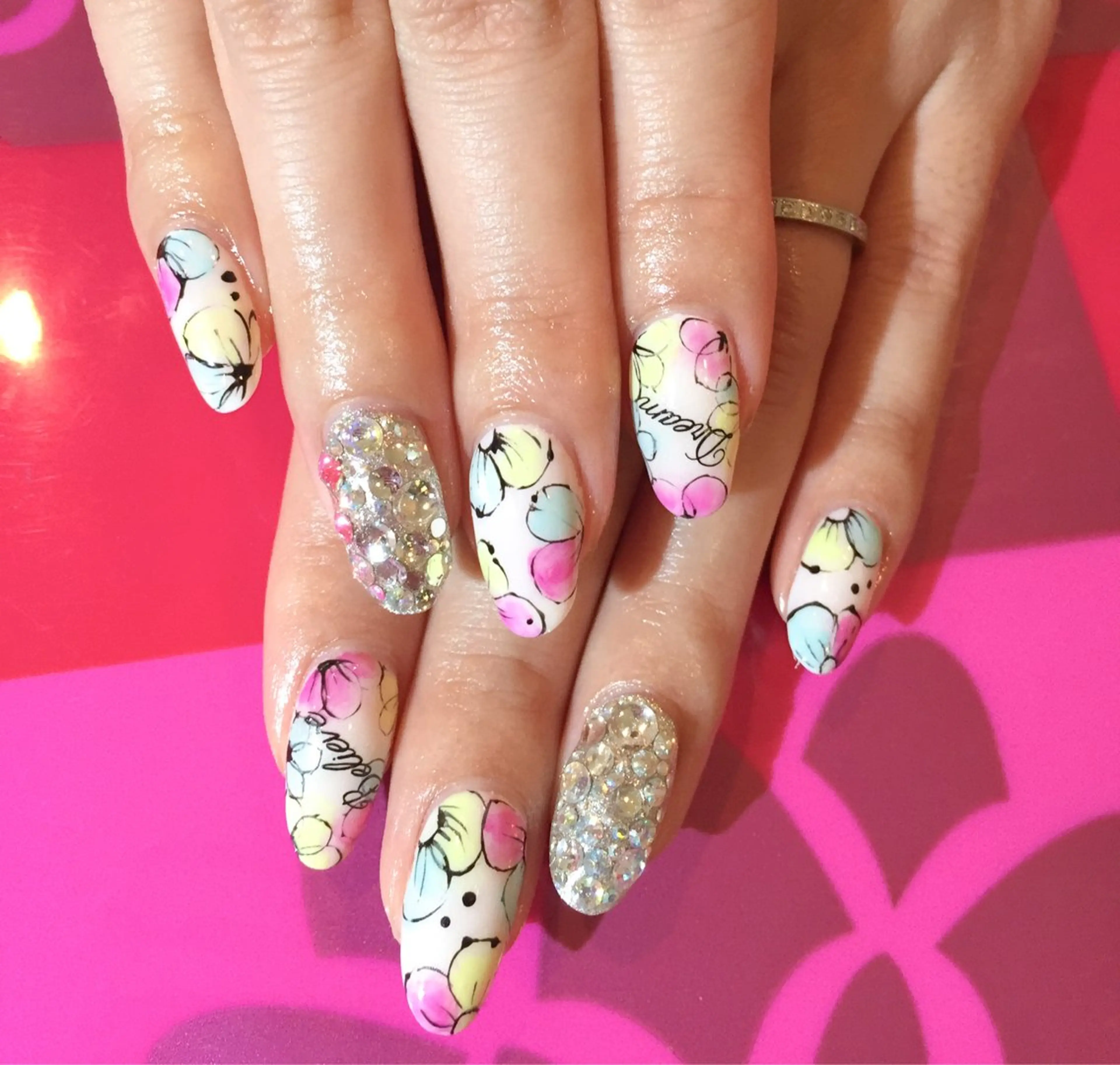 ネイル フラワーネイル ジェルネイル ストーンネイル tete nailstudioのネイルデザイン