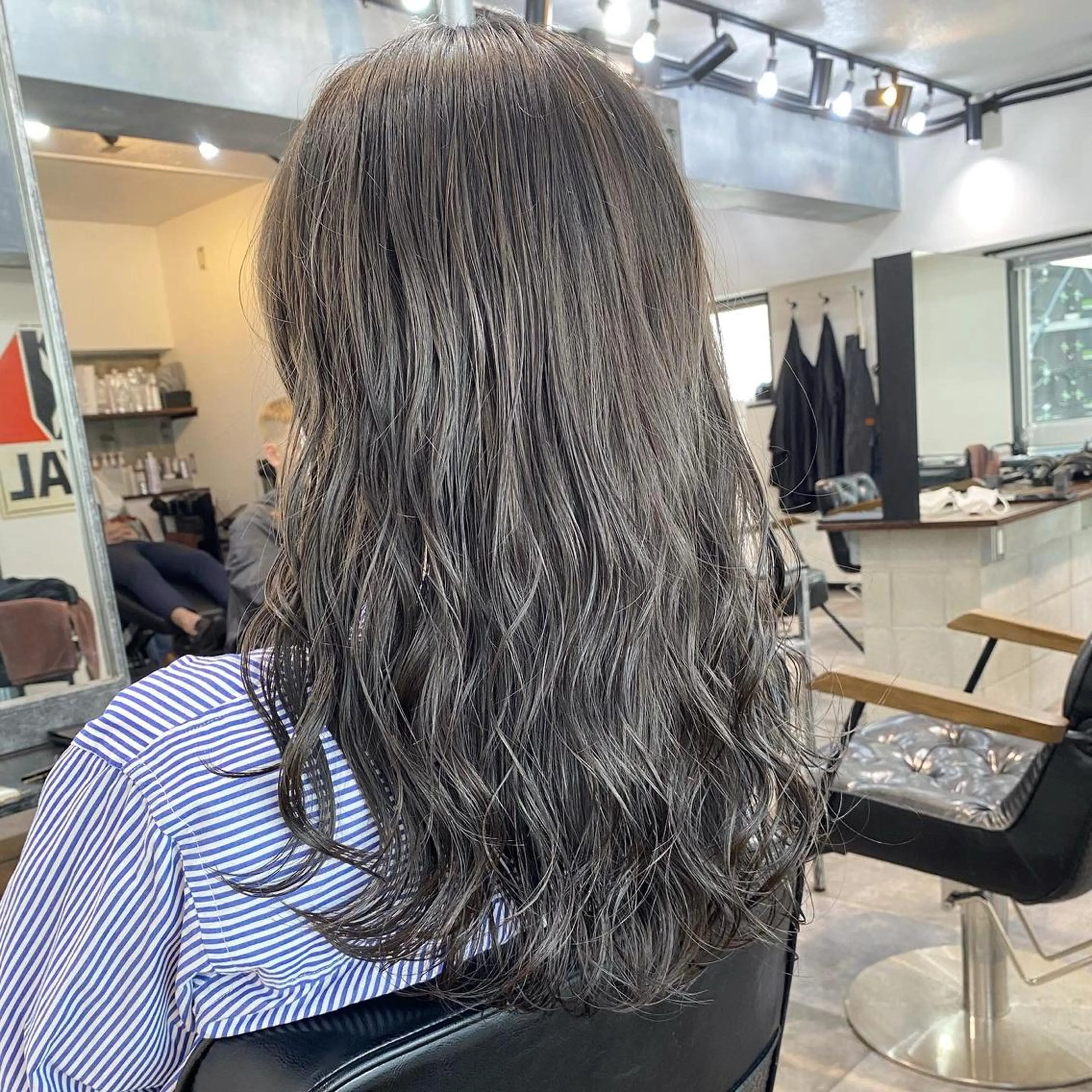 ミディアム カラー ブリーチ グレージュ ブリーチなしカラー ボブとパーマの達人 美容室難民の方は是非のヘアスタイル