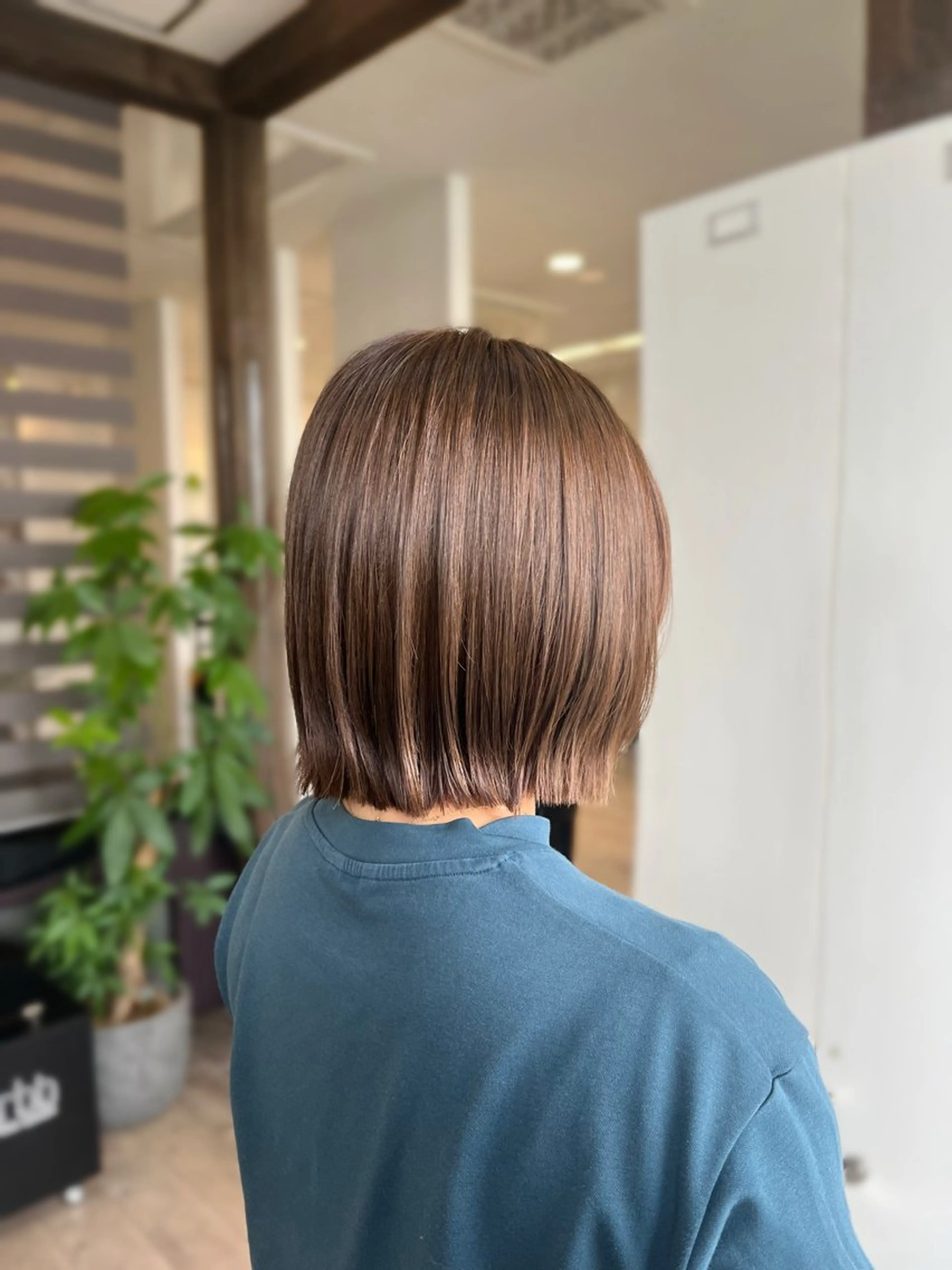 ミディアム ボブ 松島 綾子のヘアスタイル