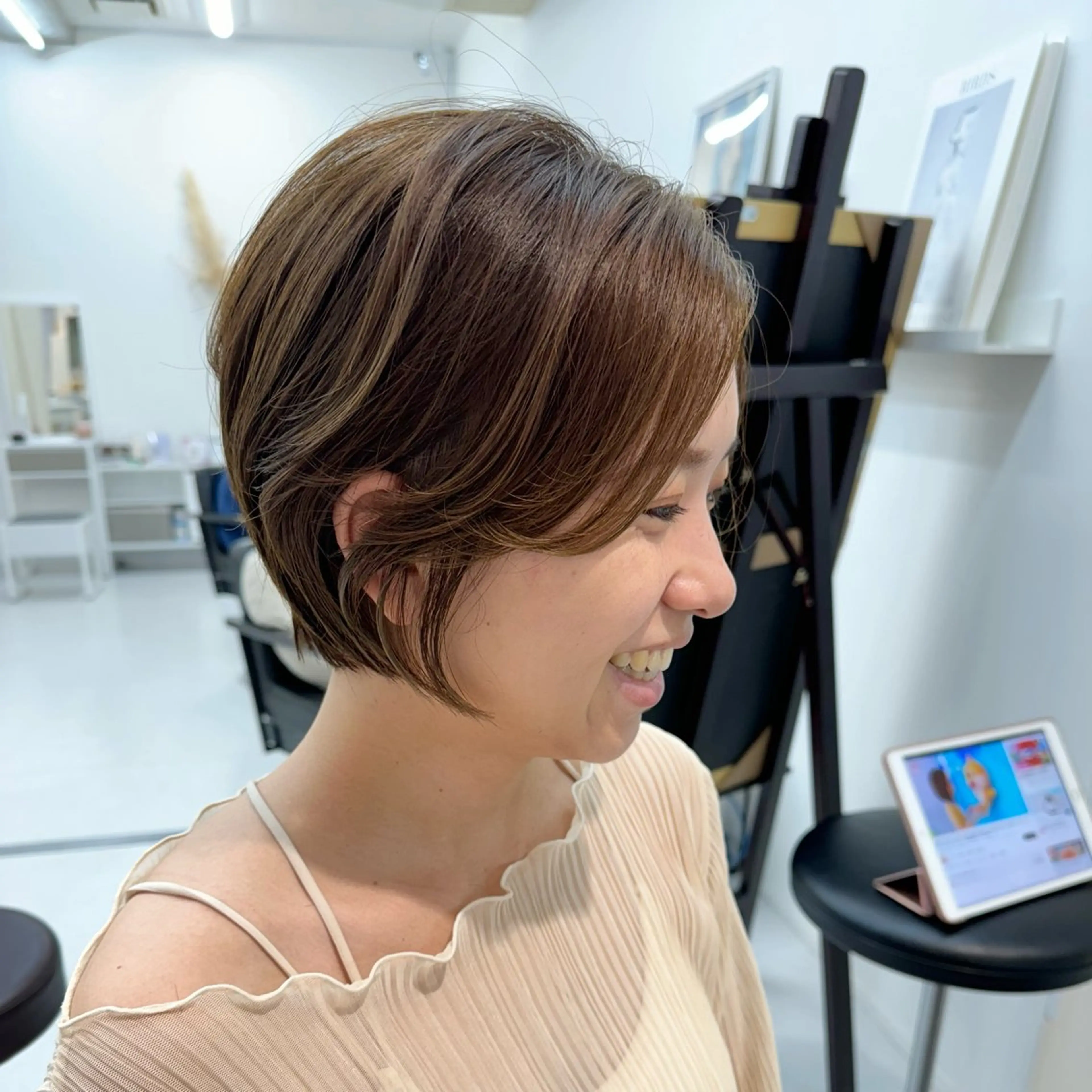 ショート ショートボブ ボブ ショートヘア 会田有紀 /切りっぱなしボブのヘアスタイル