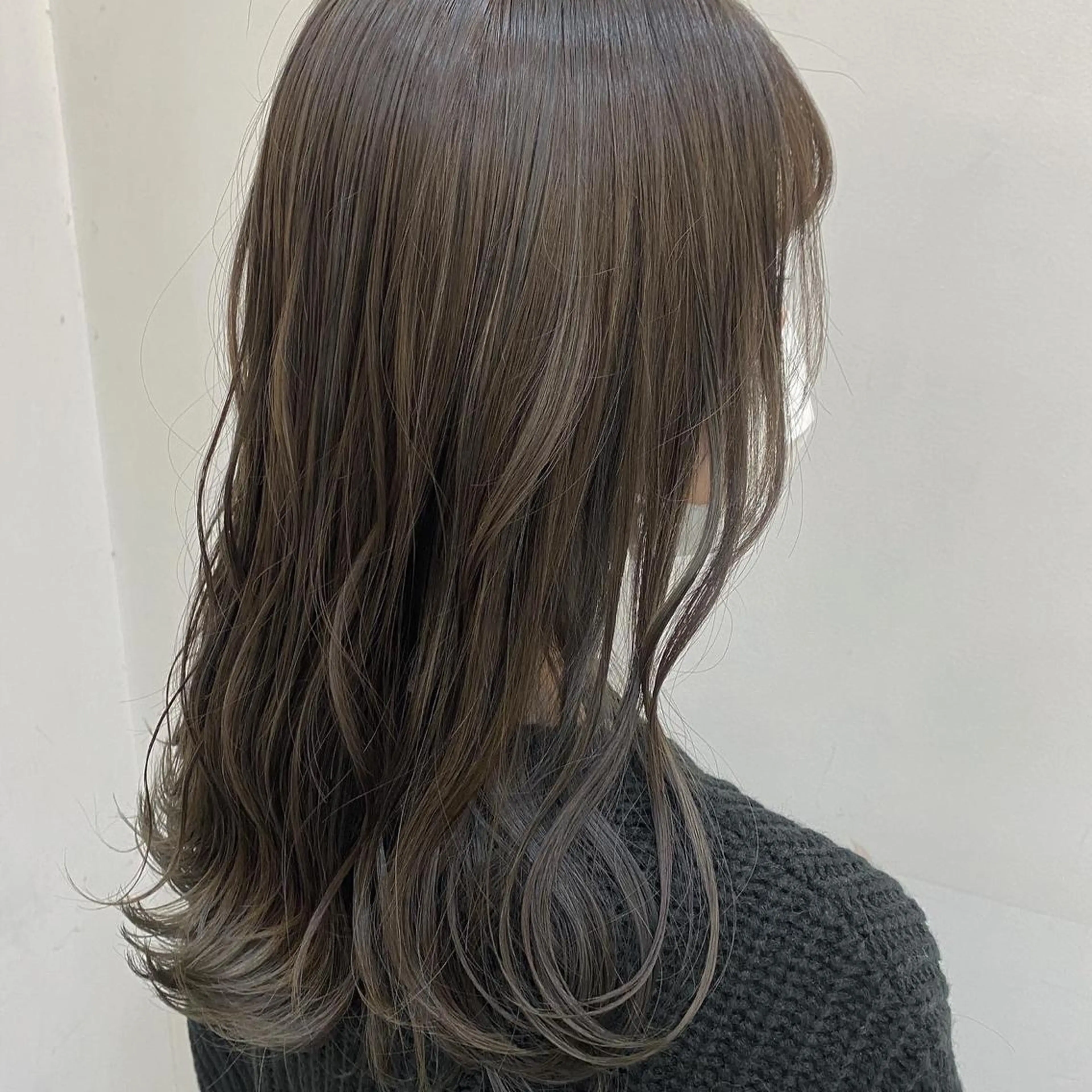 セミロング カラー ヘアカラー トリートメント 艶髪レイヤー屋さん 大澤竜馬のヘアスタイル