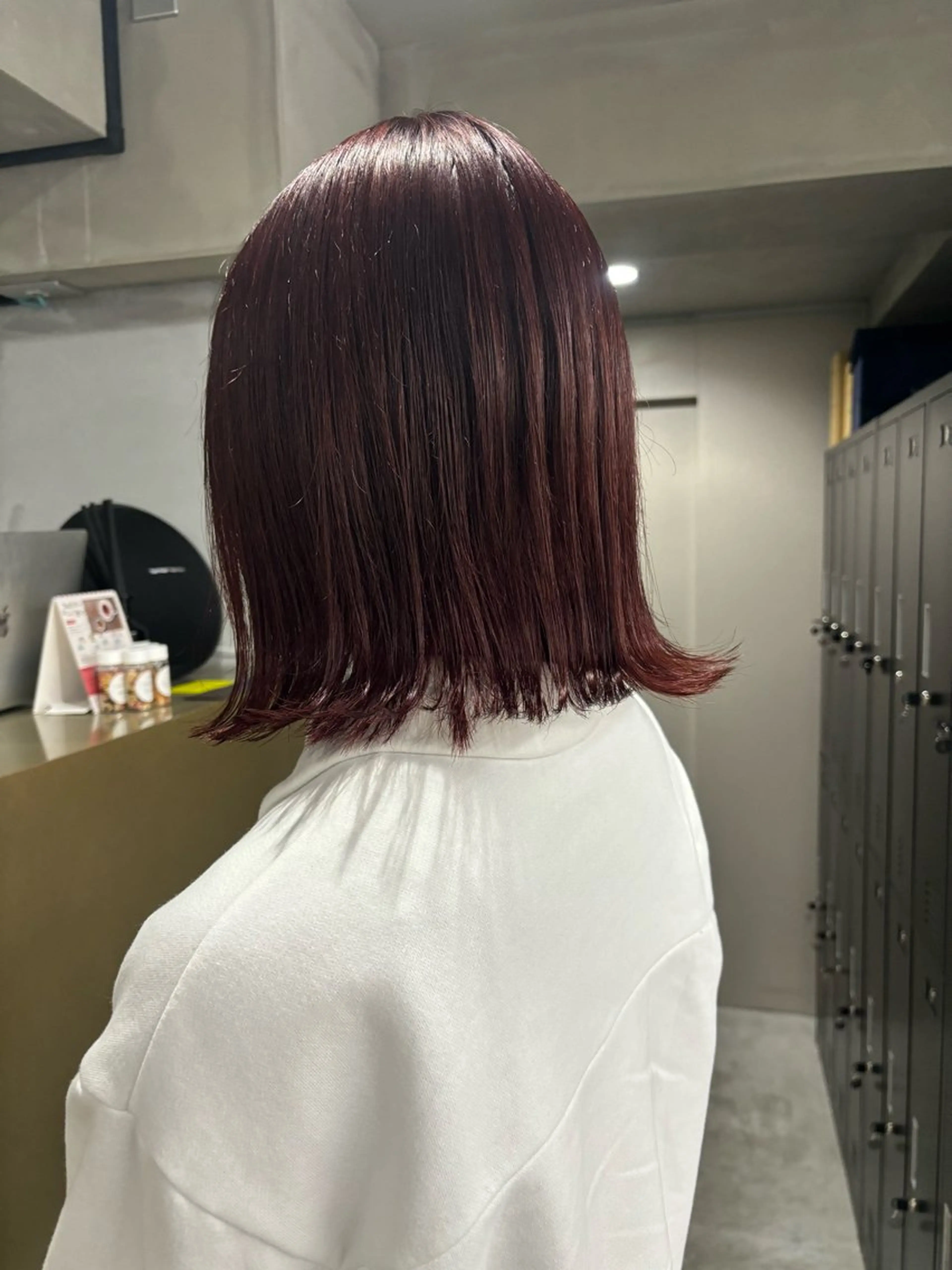 ミディアム カラー ブリーチ ボルドーカラー カット ヘアカラー トリートメント 田代 佳穂のヘアスタイル