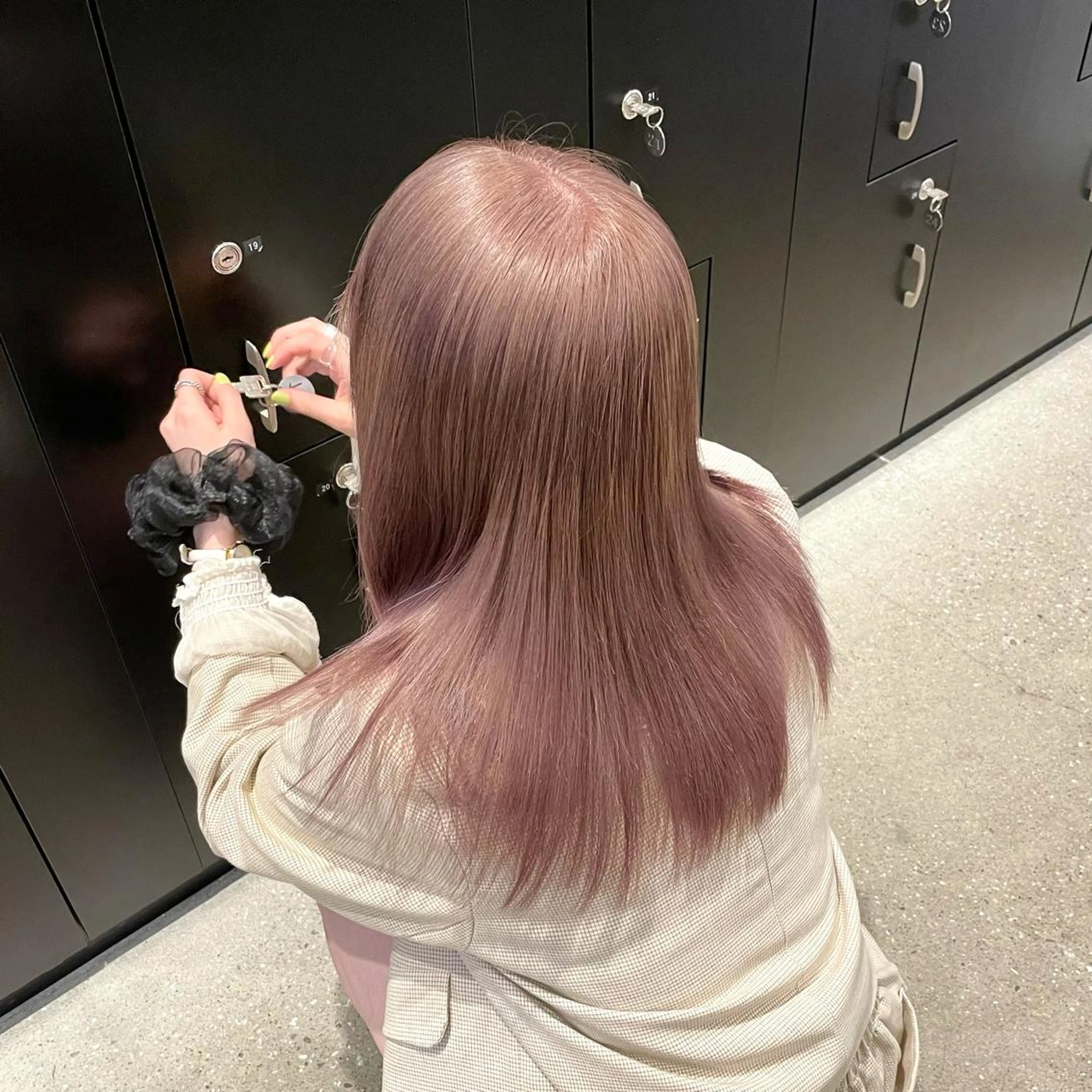 ロング カラー パーマ ヘアアレンジ メンズ キッズ ネイル マツエク・マツパ ヘアカラー トリートメント ヘアセット 🧸ハイトーン🧸 ゆっきー🧸のヘアスタイル