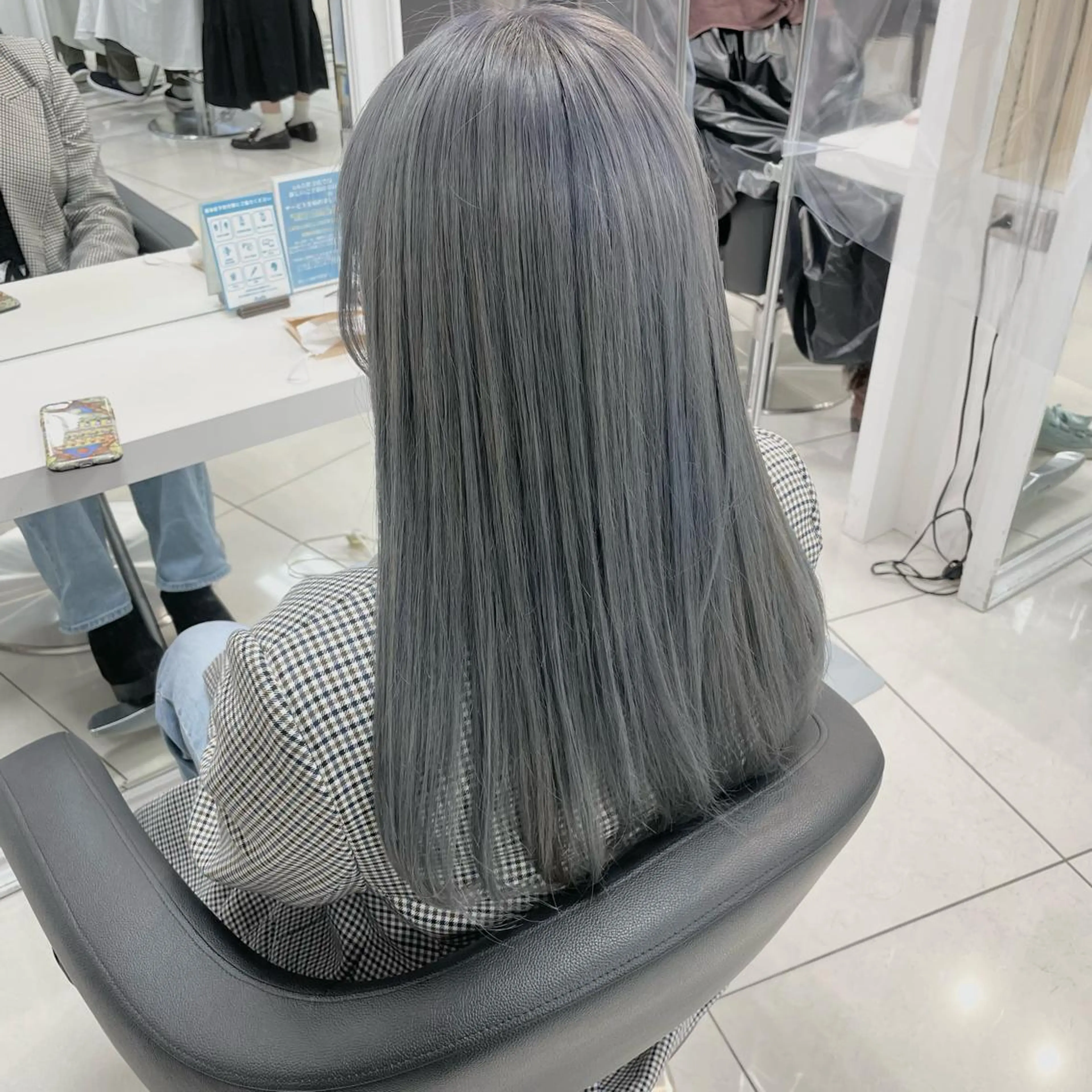 ロング カラー アッシュ ブリーチ ケアブリーチ ハイトーンカラー イルミナカラー カット ヘアカラー トリートメント 【デザインカラー】 粥川佳日望のヘアスタイル