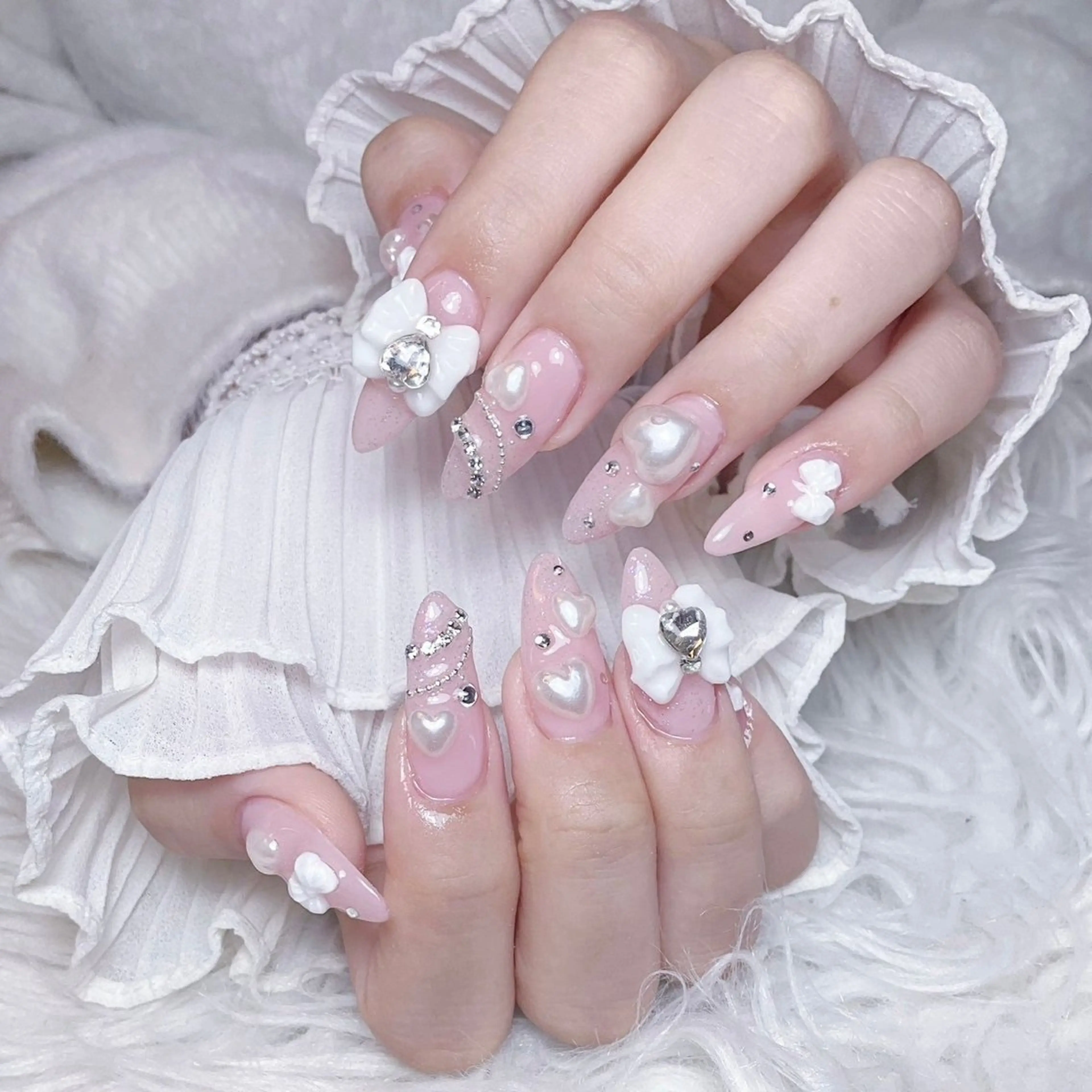 ネイル ハンドネイル ☁️Yun nail KiKi☁️のネイルデザイン