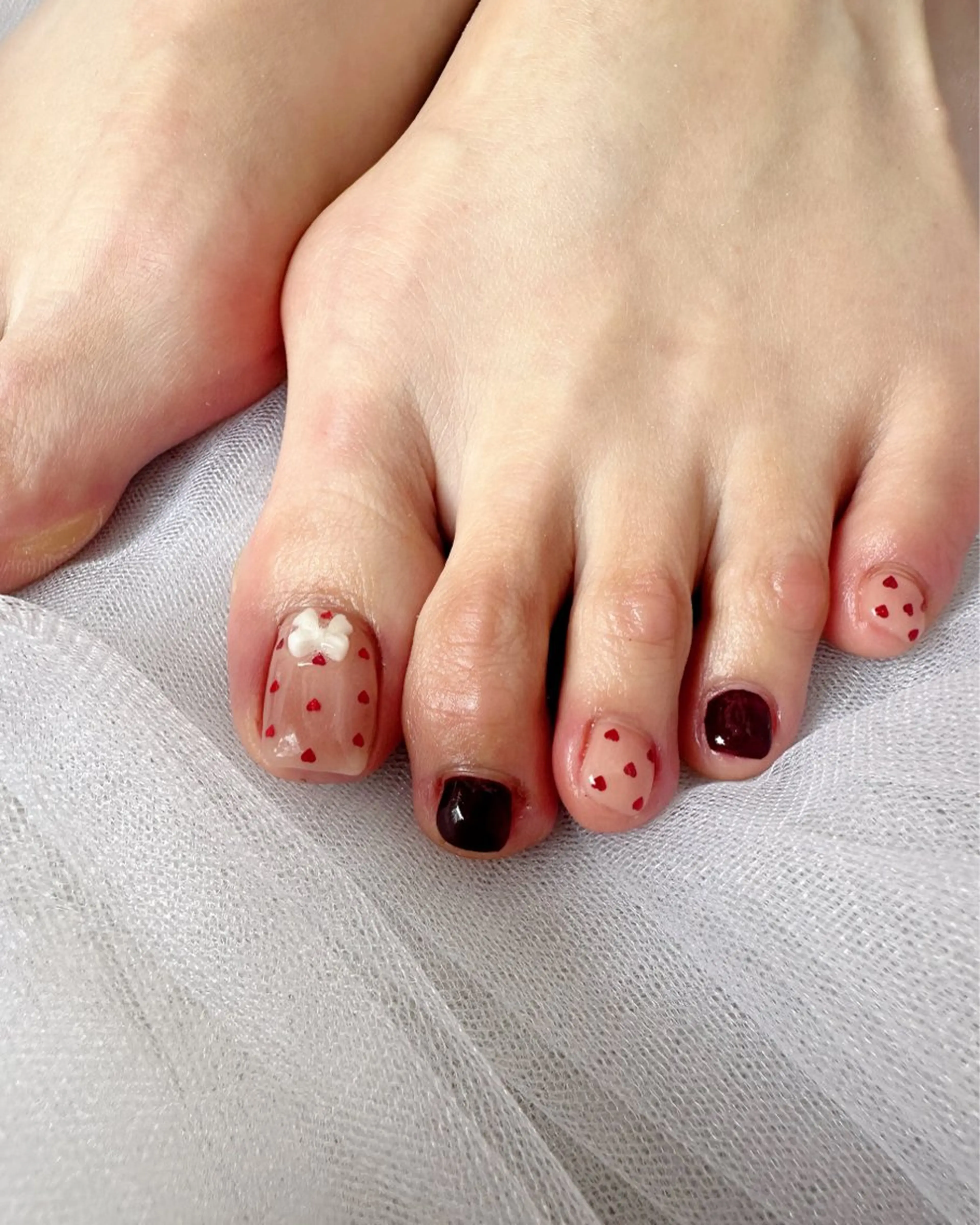 ネイル ボルドー ドット フットネイル ハート 氷ネイル・うるうるネイル 🪞KAPE NAIL 🪞のネイルデザイン