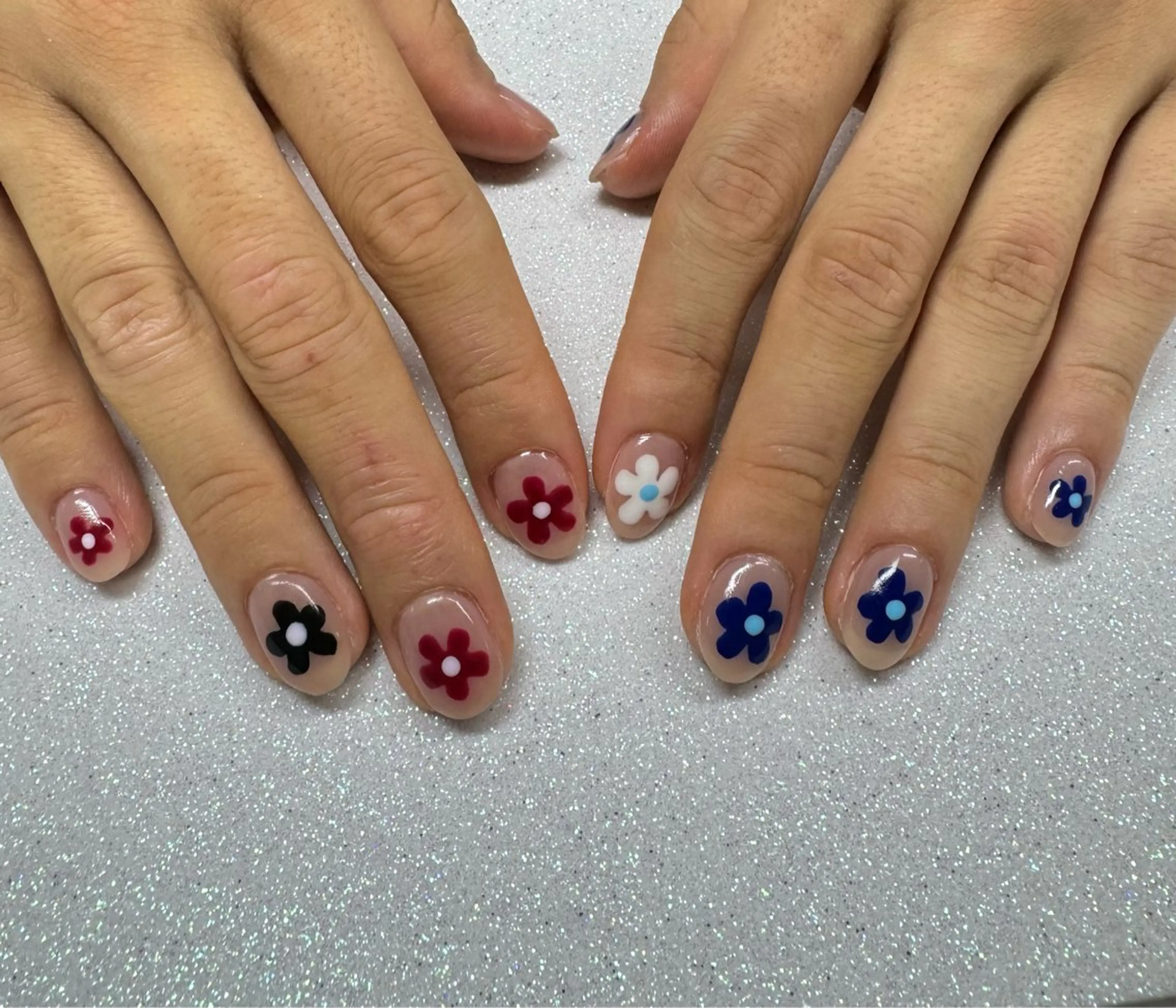 ネイル ハンドネイル VIERU 🌈🎀💖のネイルデザイン