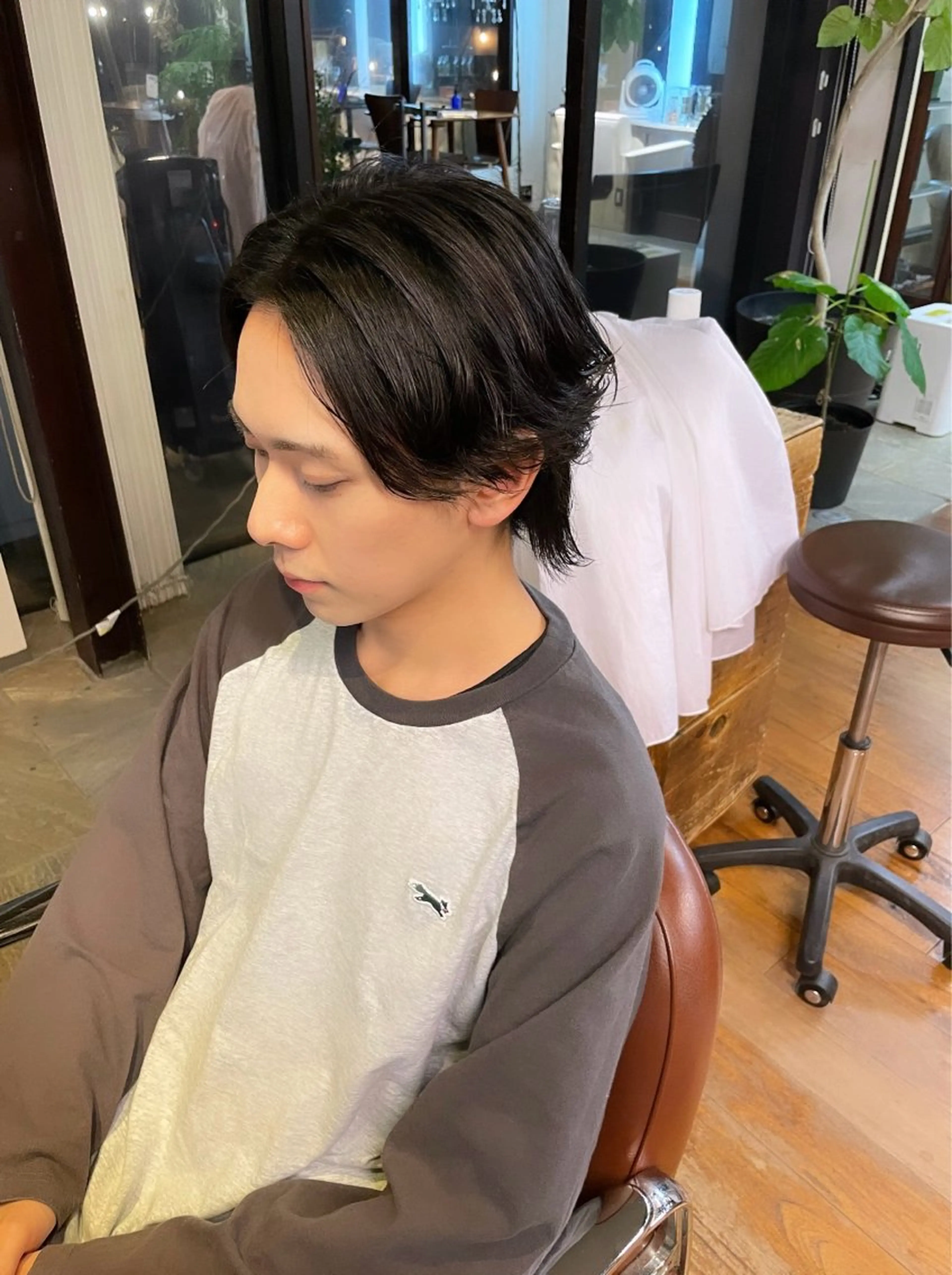 ショート パーマ メンズ センターパート メンズパーマ ニュアンスパーマ ayaka |トレンドヘアのヘアスタイル
