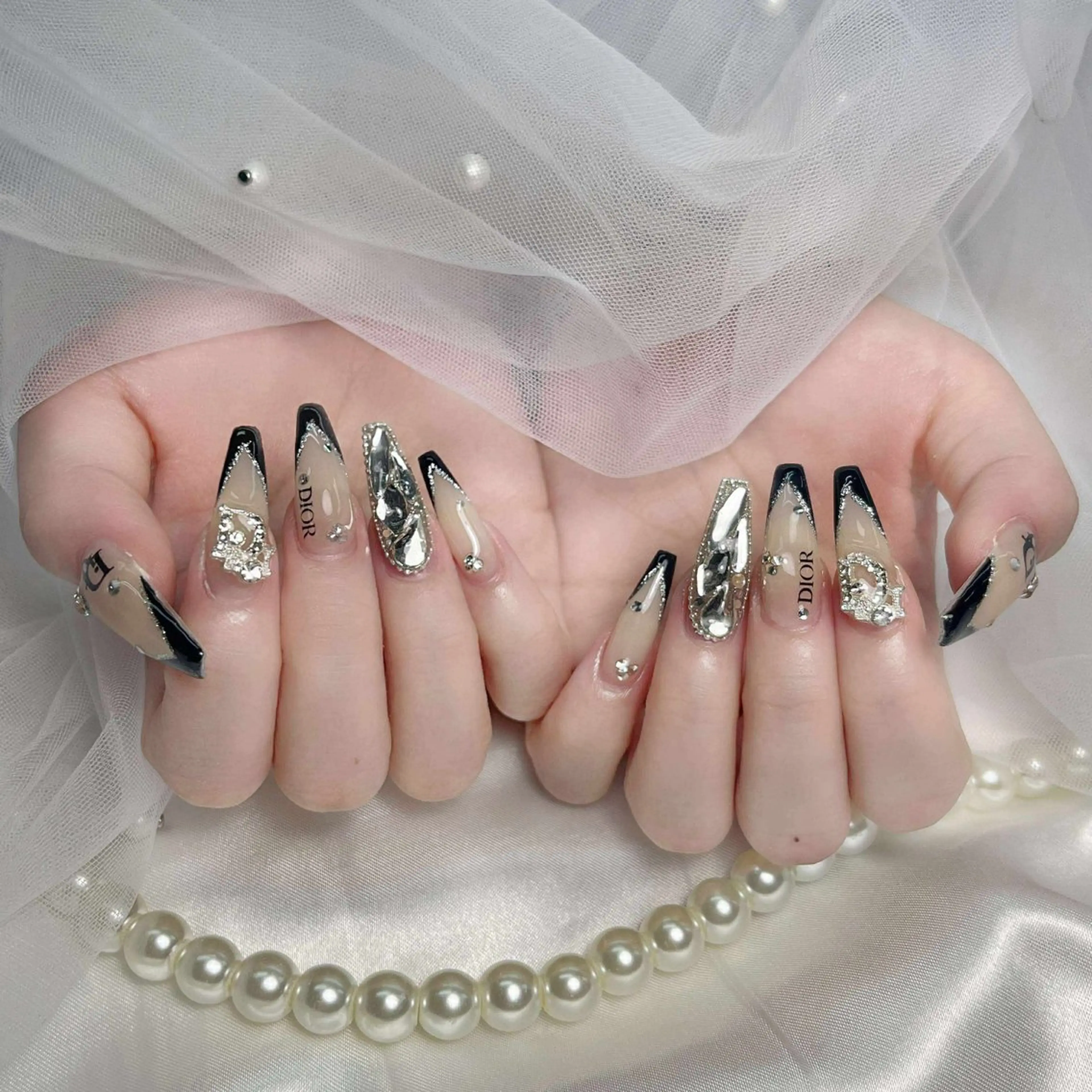 ネイル アートネイル オーロラネイル ブラウン ジェルネイル グラデーション ハンドネイル ハンドケア Nova Nail Shinsaiのネイルデザイン