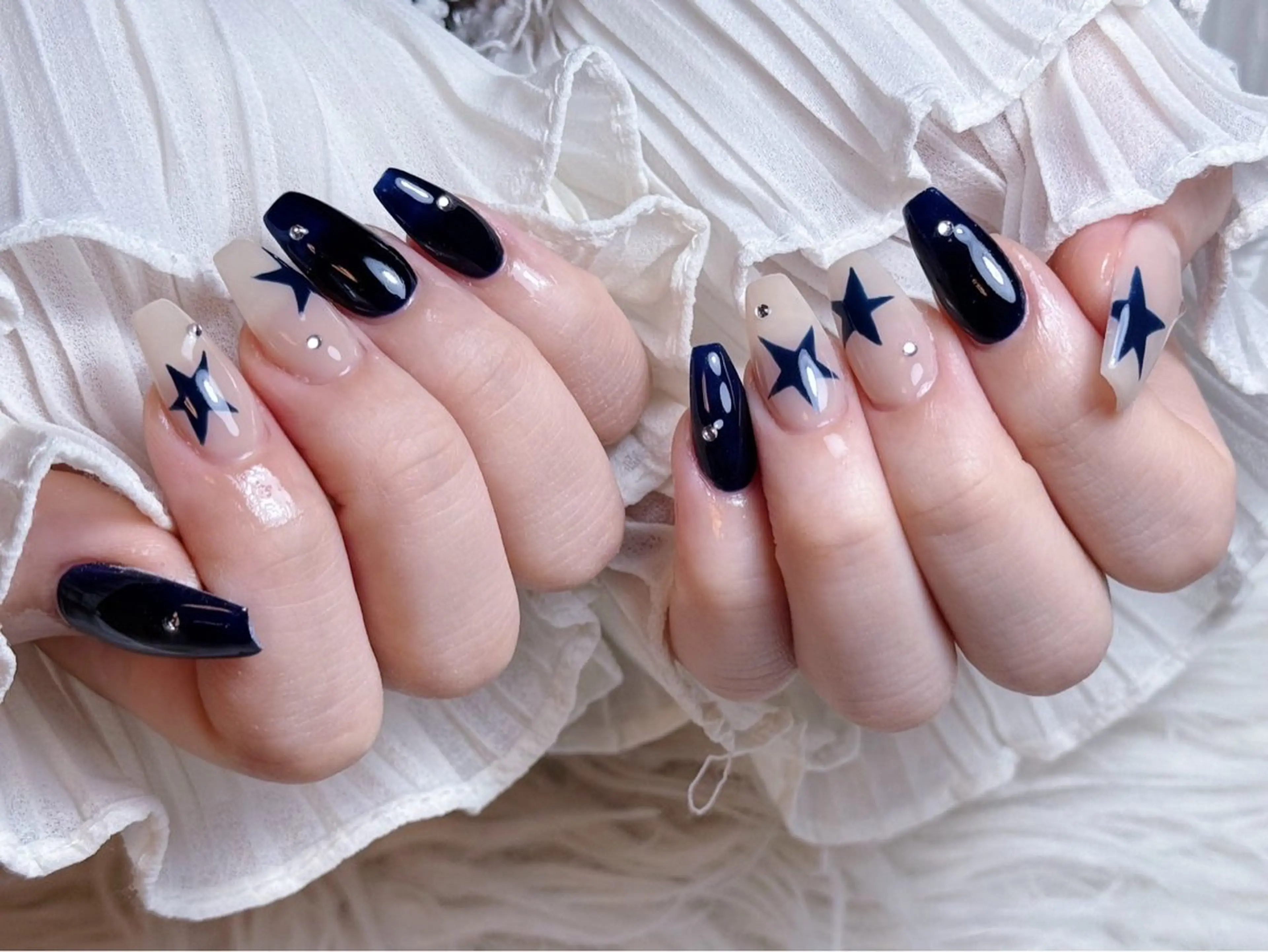 ネイル チークネイル 長さ出し フラワーネイル フレンチネイル ガーリー NEW NAIL所属・NEW NAIL 池袋のネイルデザイン