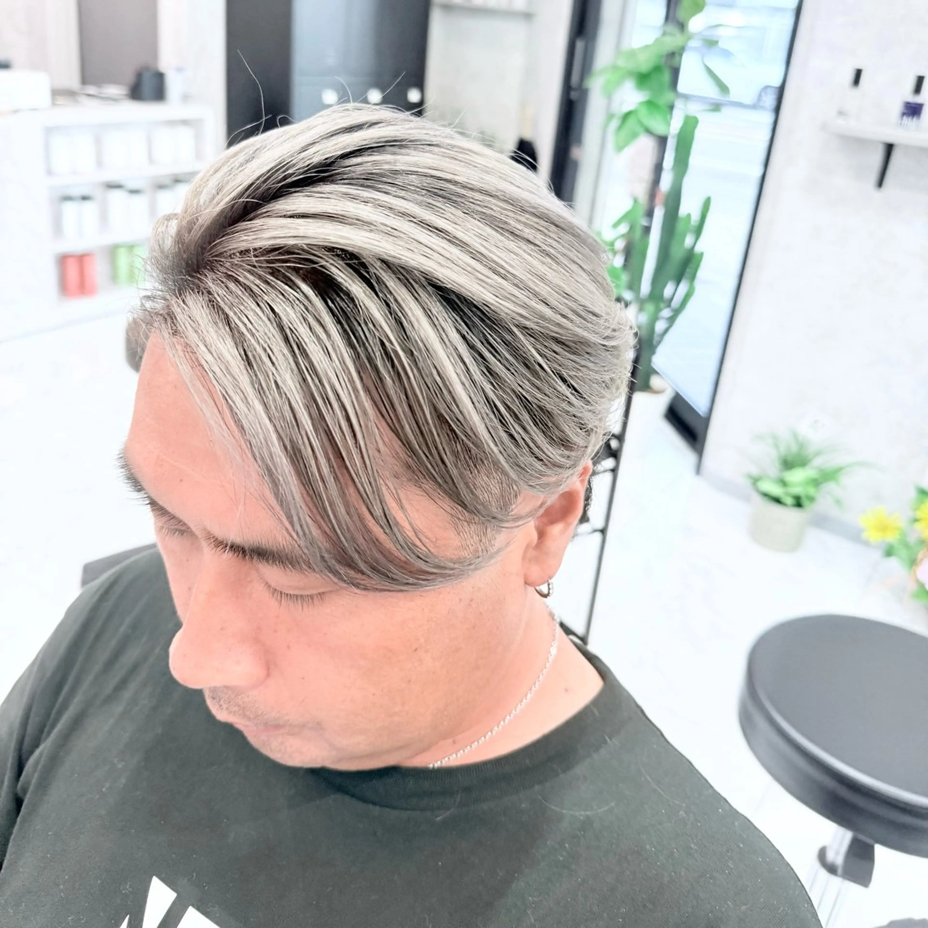 ショート カラー メンズ 🌈派手髪ハイトーン 🌈鈴木亮太🌈のヘアスタイル