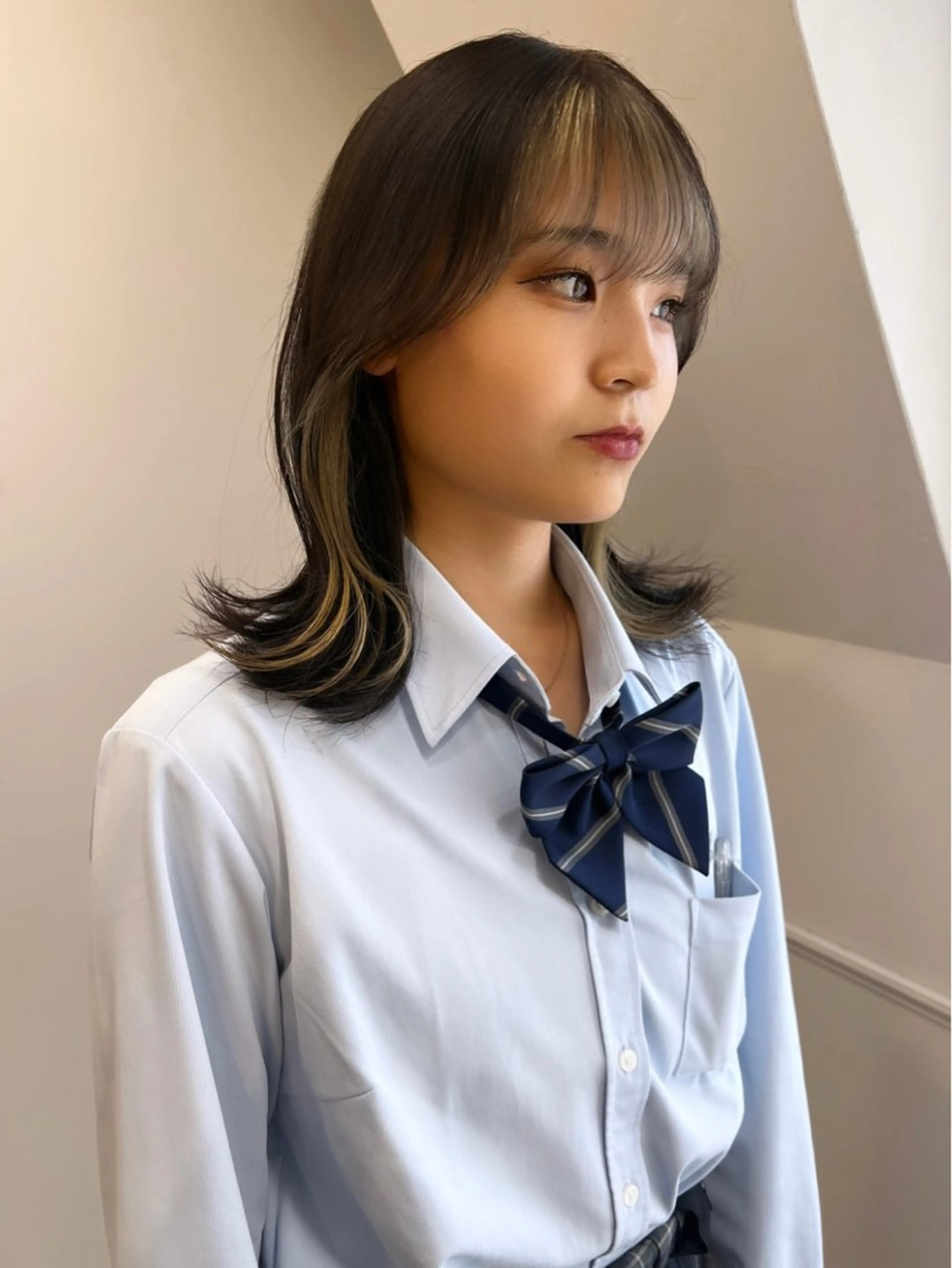 ミディアム カラー ブリーチ ケアブリーチ 透明感カラー デザインカラー ダブルカラー nendo_hair所属・ハイトーン/ブリーチ レイヤーsonokaのヘアスタイル