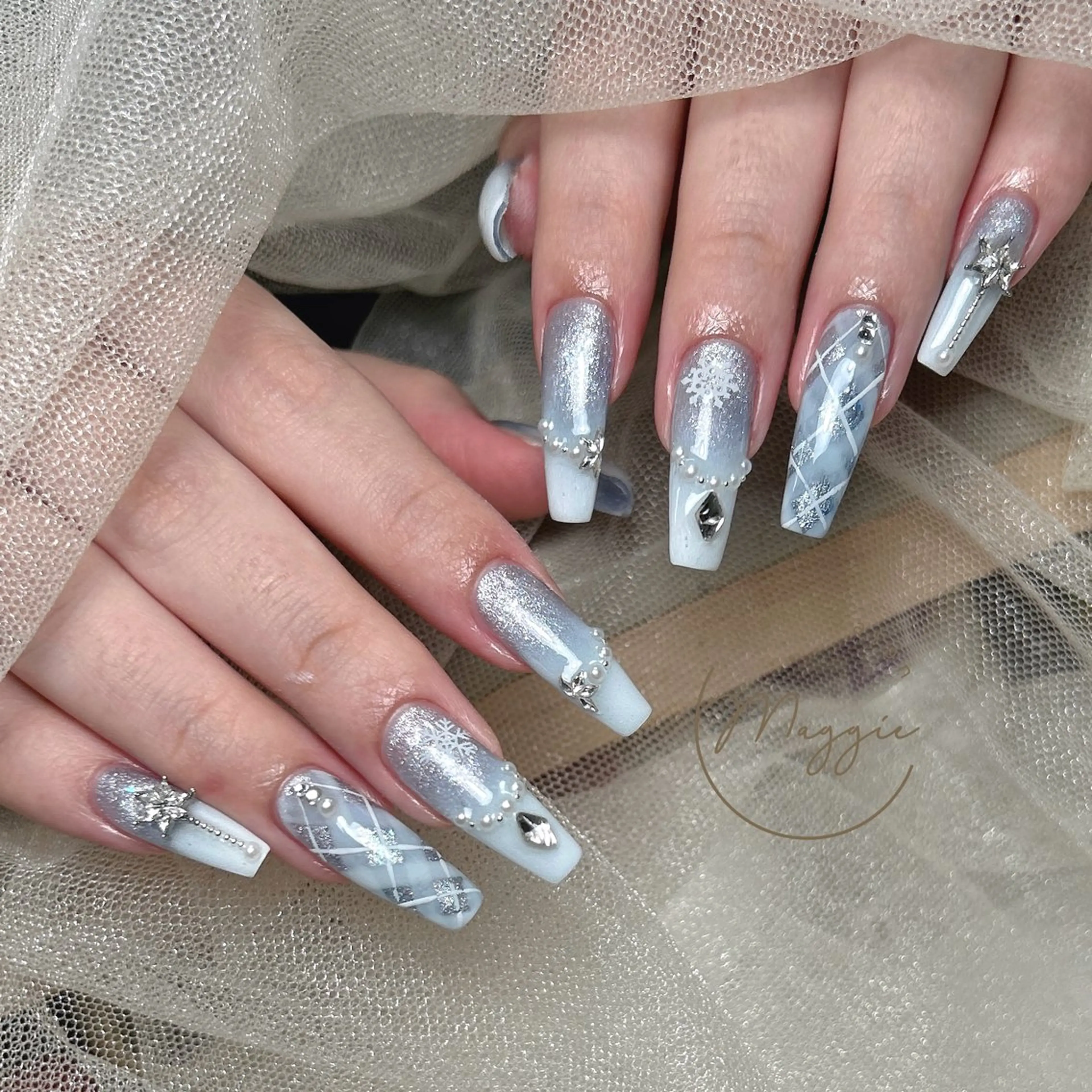 ネイル Maggie Nail🦩のネイルデザイン