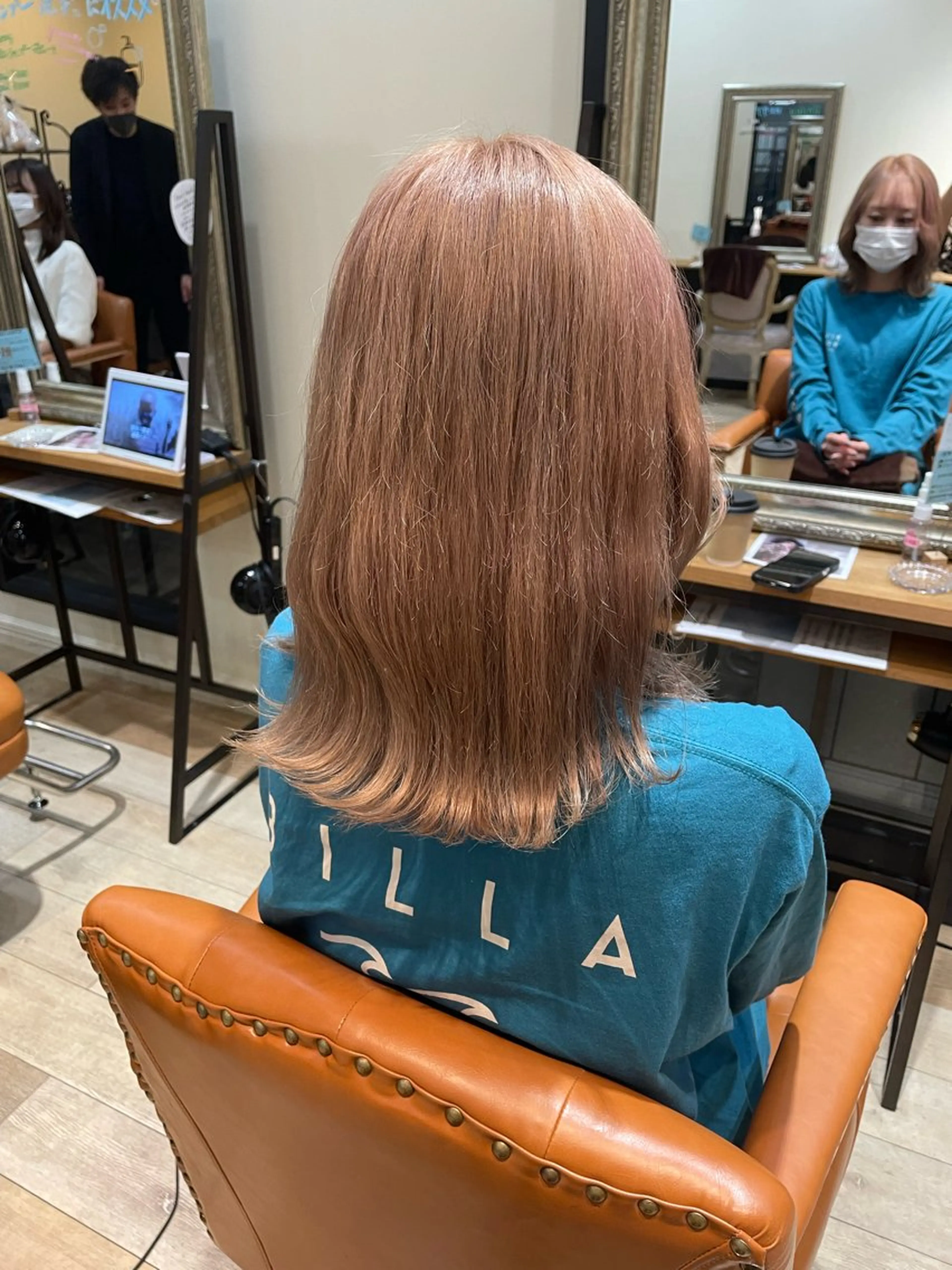 ミディアム カラー 生尾 虹水のヘアスタイル