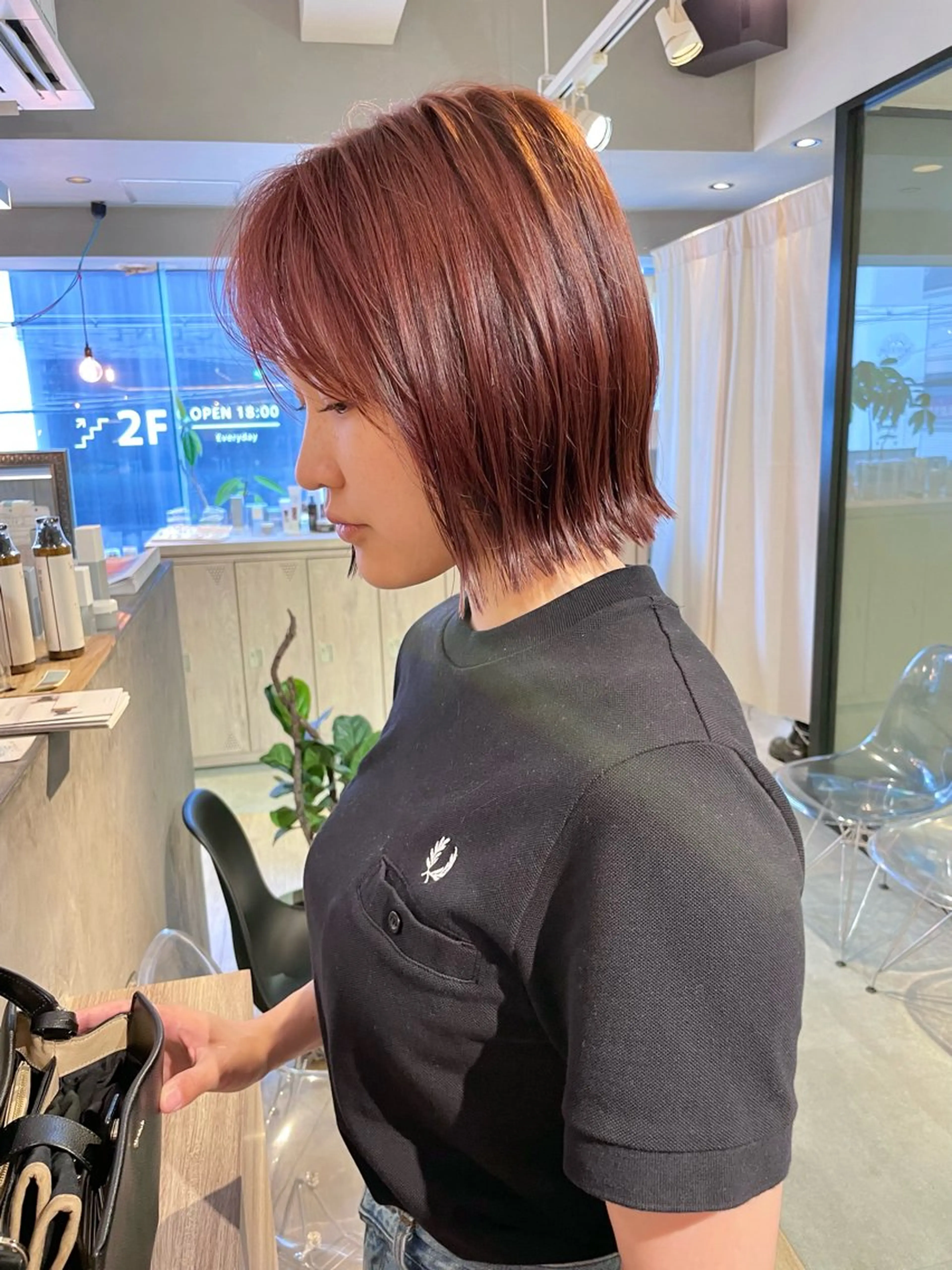 ショート カラー カット ヘアカラー ぱつっとボブ 古家 佑真のヘアスタイル