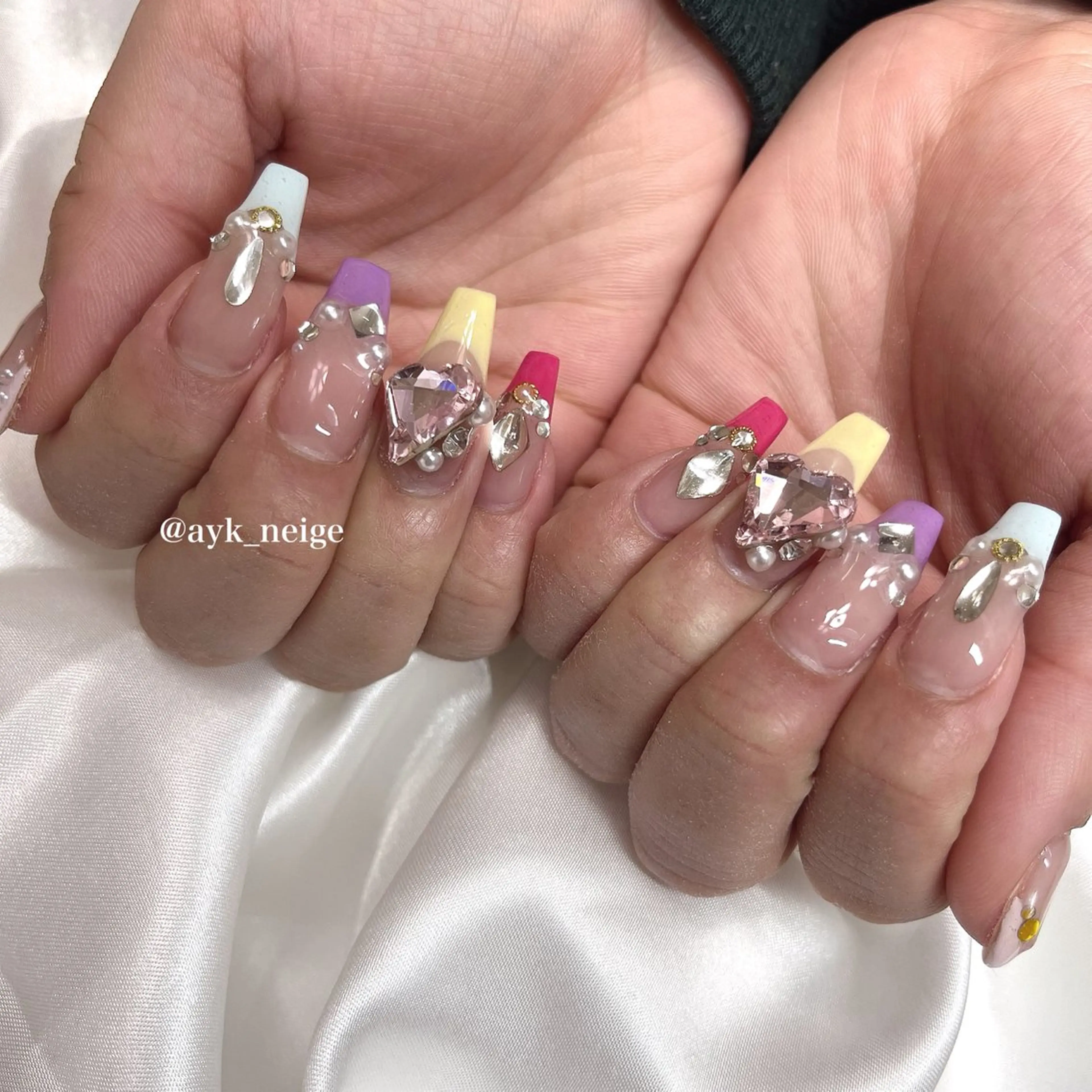 ネイル フットネイル フレンチネイル キラキラネイル 韓国ネイル マグネットネイル n'eige nail所属・大谷 綾香のネイルデザイン