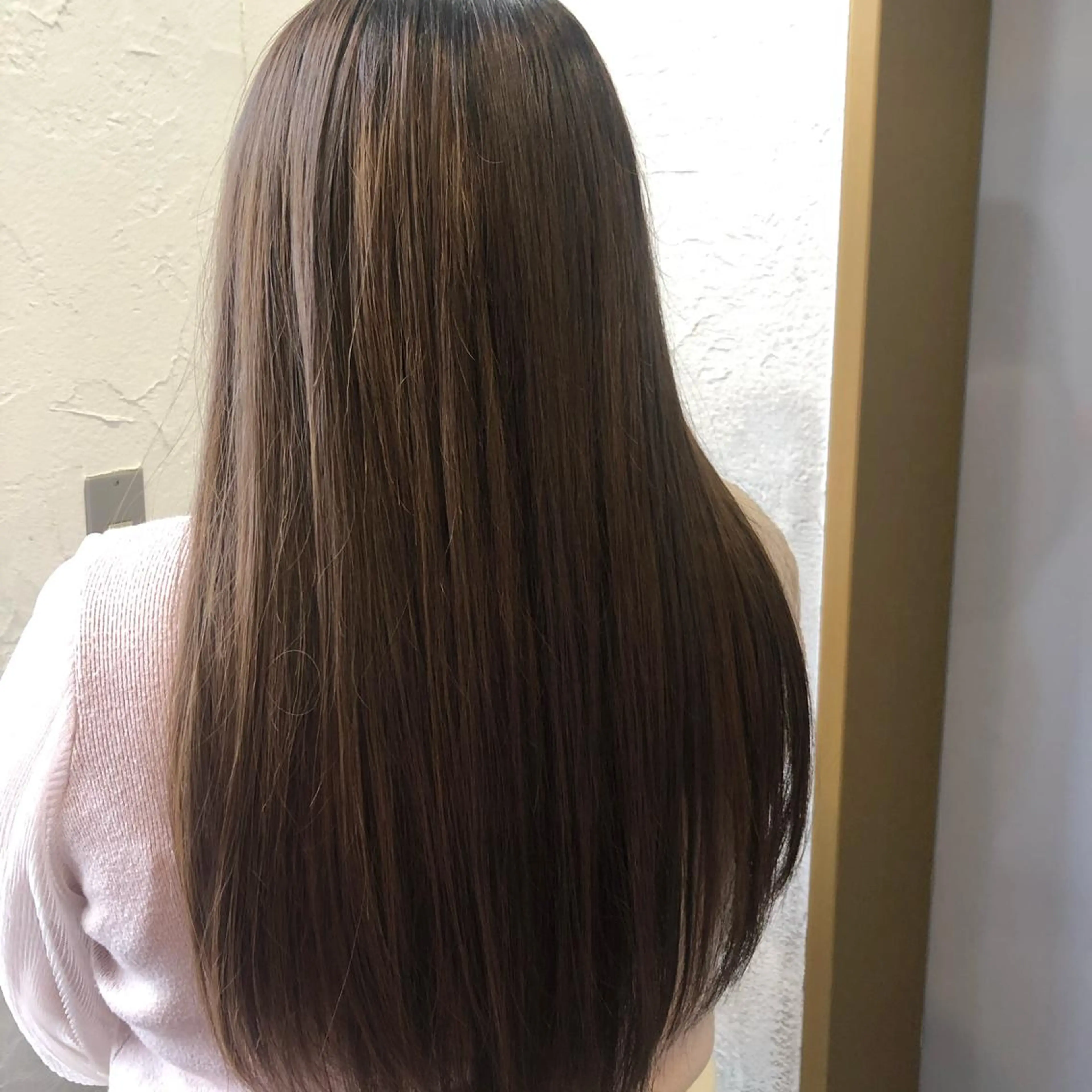 セミロング 髪質改善 カット ヘアカラー 縮毛矯正 トリートメント Bei Licoldo.Atole  ベイリコルド アトリ所属・ブリーチ、縮毛 髪質改善　宮城一真のヘアスタイル