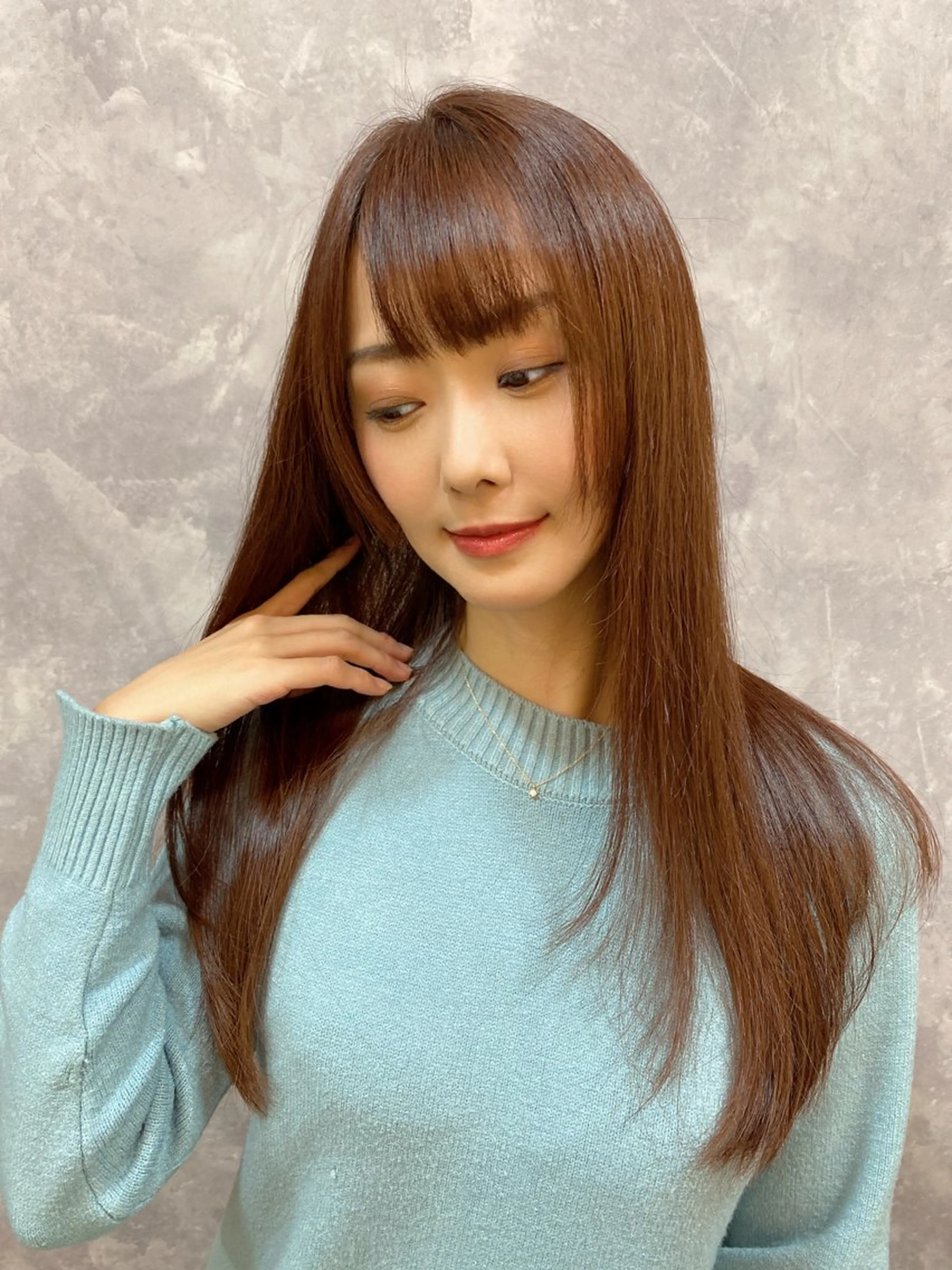 ロング カラー ヘアアレンジ ヘアカラー トリートメント mika｜寒色カラー ｜髪質改善のヘアスタイル