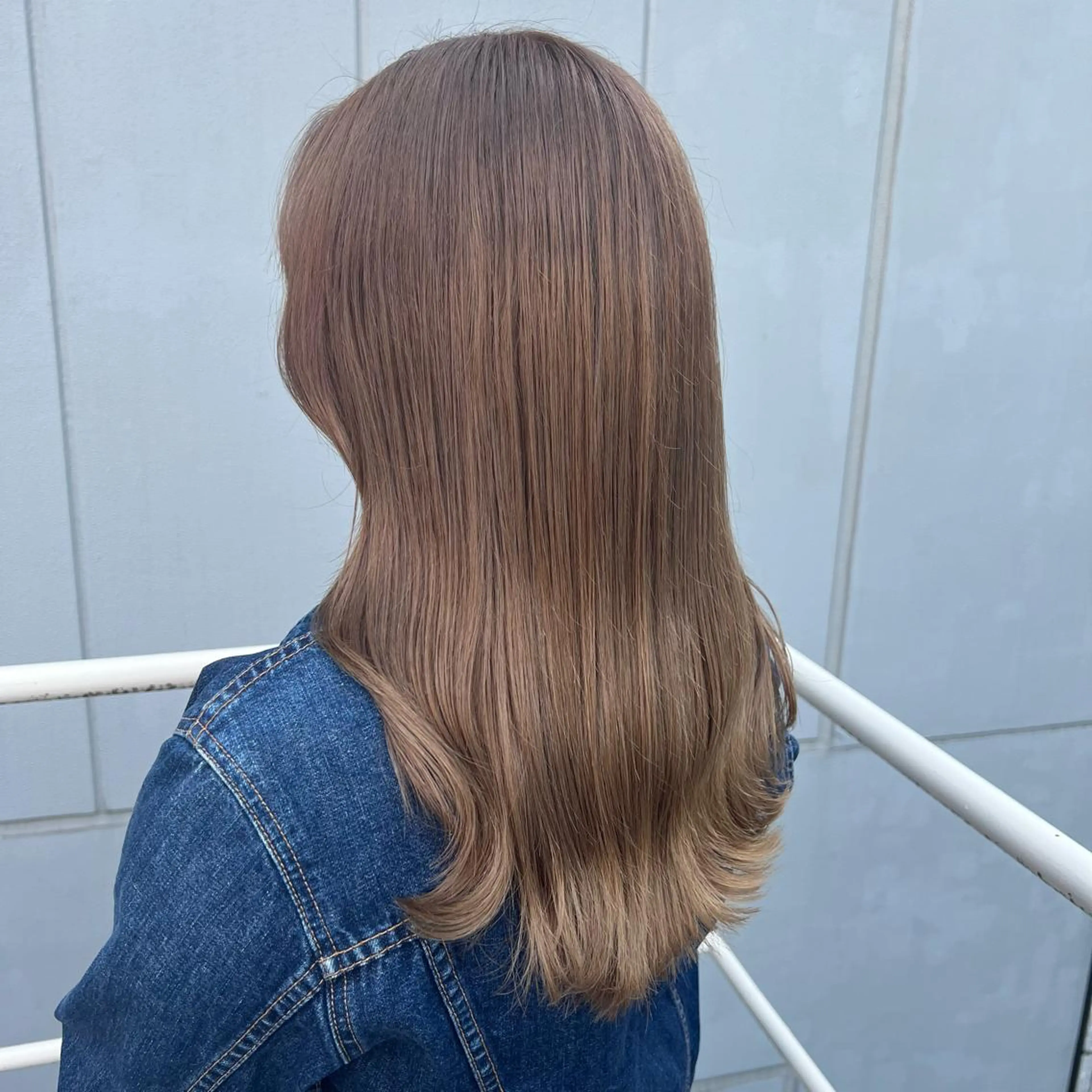 セミロング カラー ベージュカラー ハイトーンカラー ハイトーンベージュ カット ヘアカラー トリートメント 🌹似合わせカラー/ 酸性縮毛🌹野本麗奈のヘアスタイル