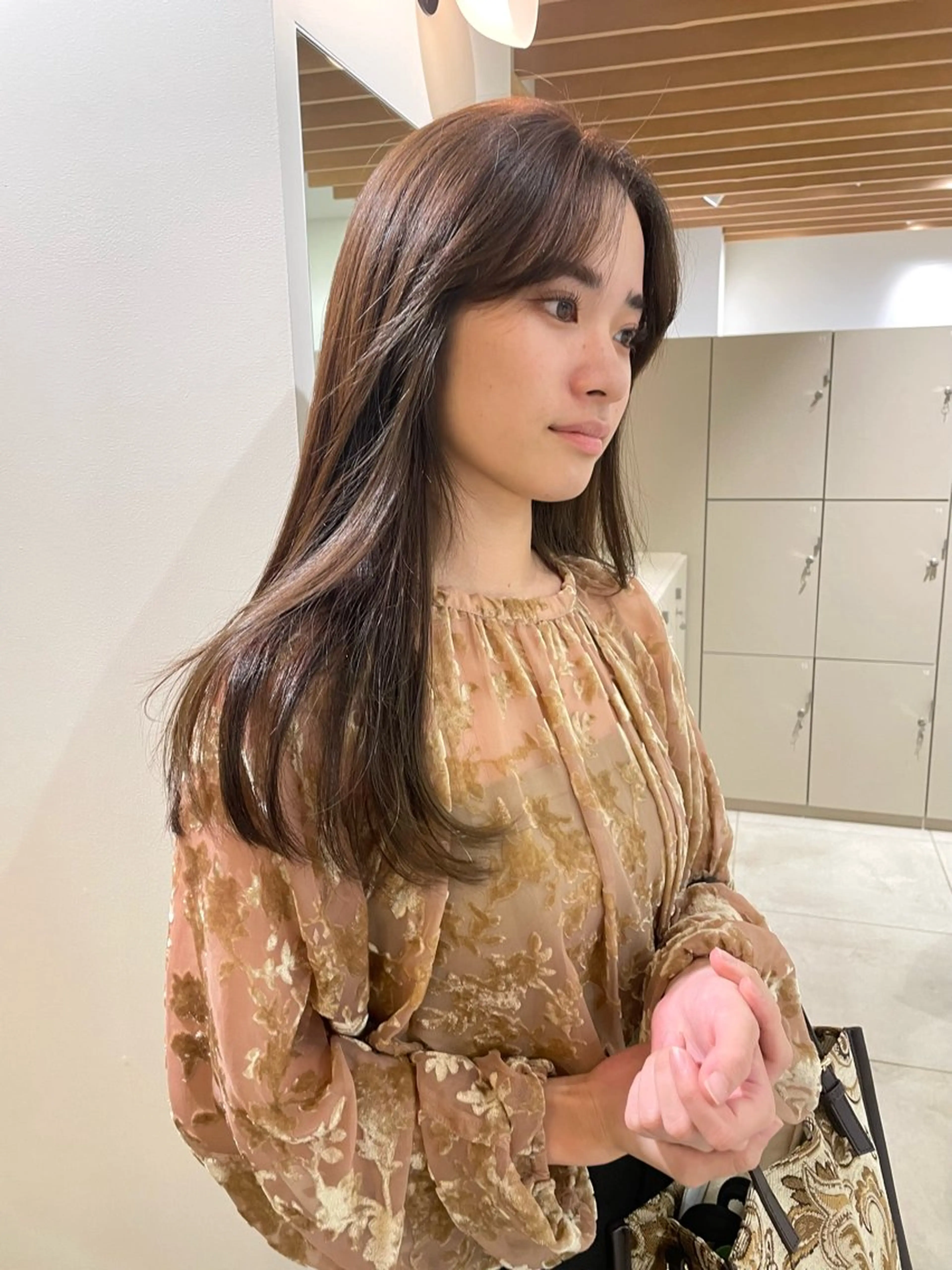 セミロング カラー ブリーチ ブラウンカラー ショコラブラウン ダブルカラー ブリーチなしカラー ヘアカラー カットモデル/ パーマ/リオのヘアスタイル