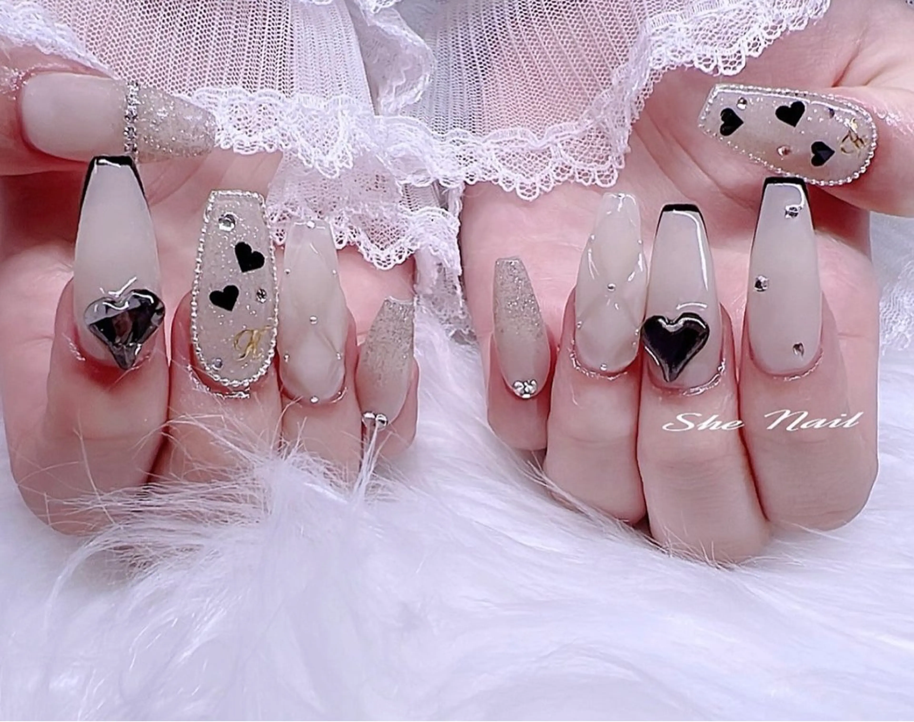 ネイル チークネイル 長さ出し フレンチネイル ガラスフレンチ キラキラネイル She Nail所属・ISA_ BELLAのネイルデザイン