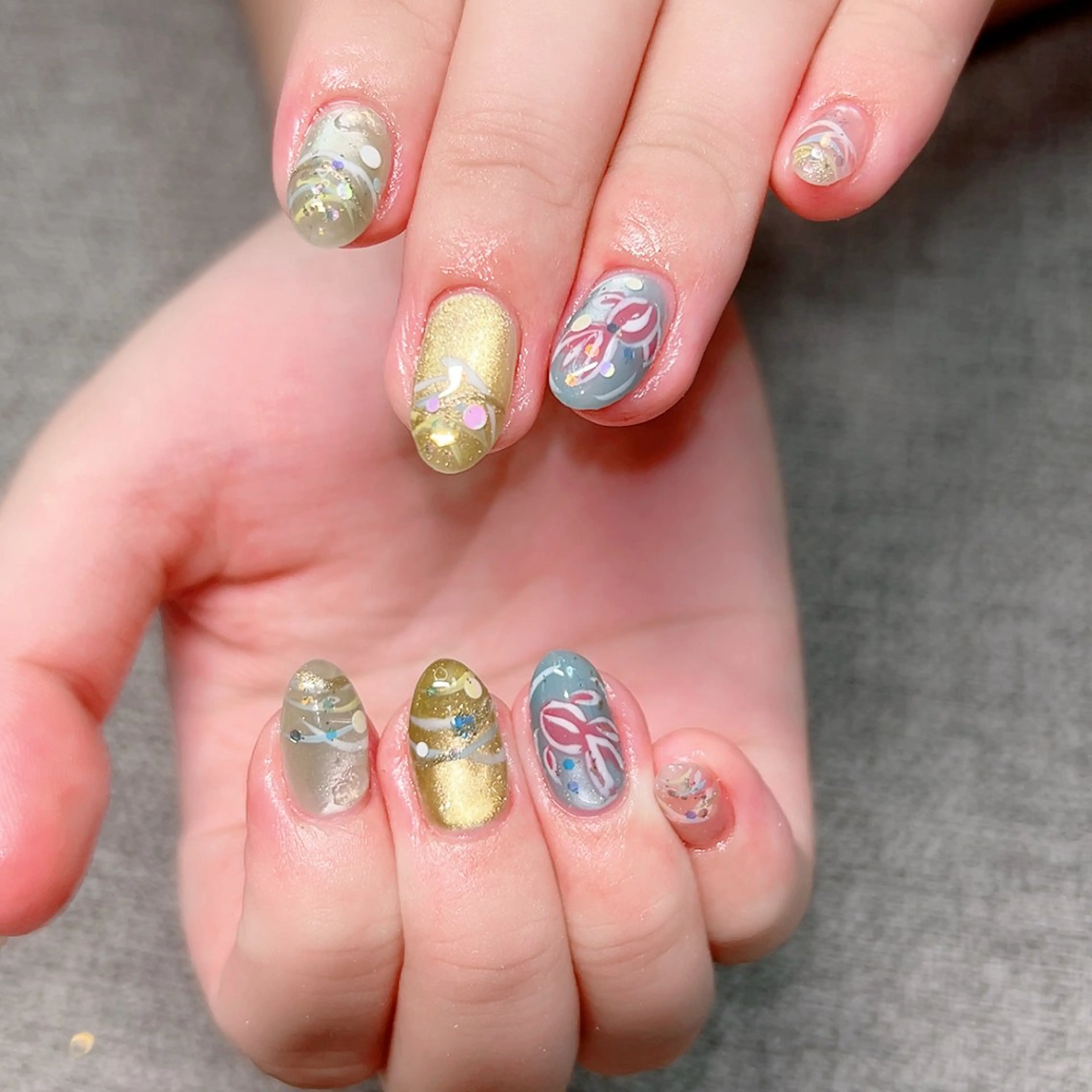 ネイル ブルー ホログラムネイル キラキラネイル ラメ(グリッター) ピンク ハンドネイル Cute Tips nailのネイルデザイン