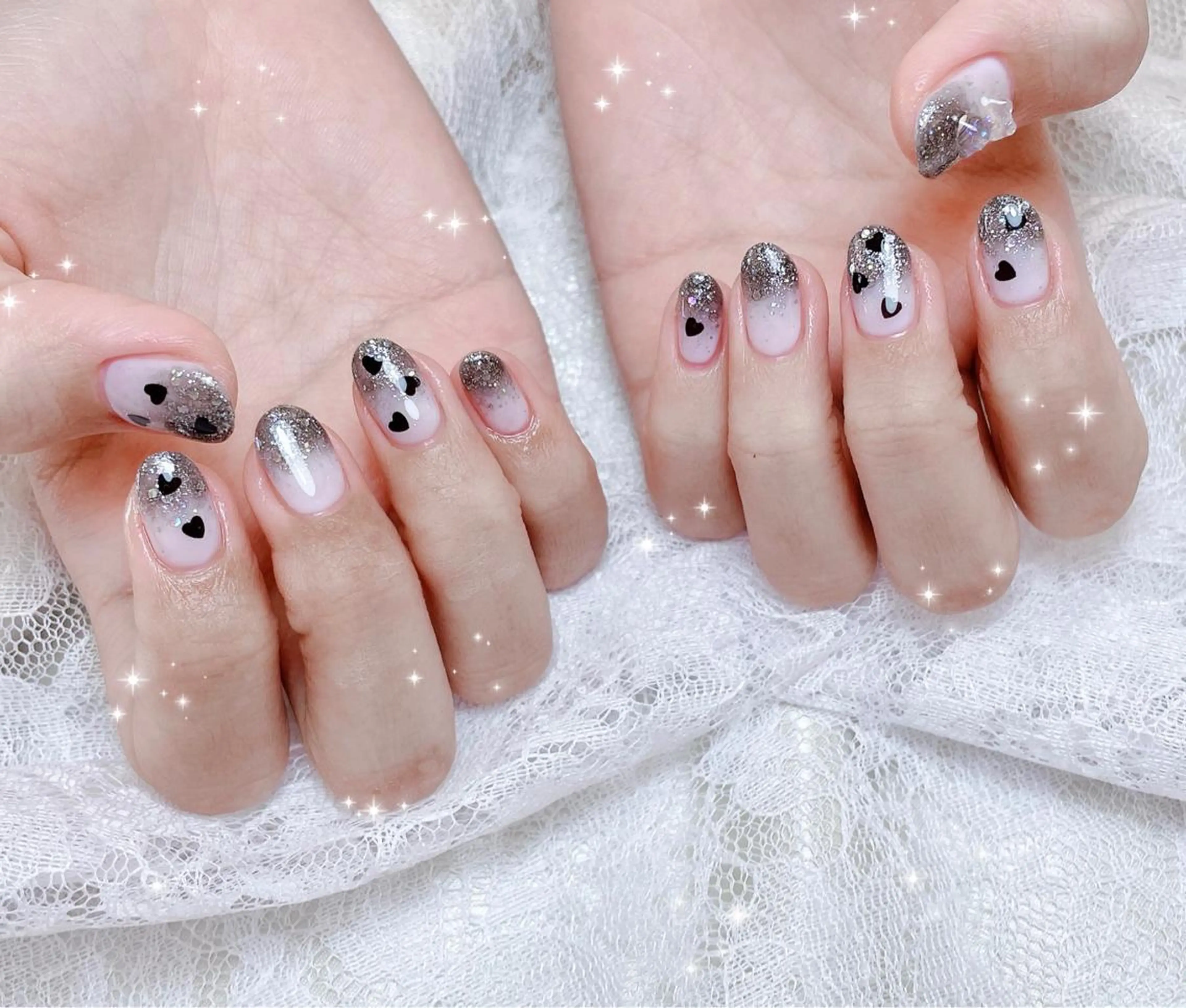 ネイル グラデーション キラキラネイル ハンドネイル FLARE NAIL フレアネイルのネイルデザイン