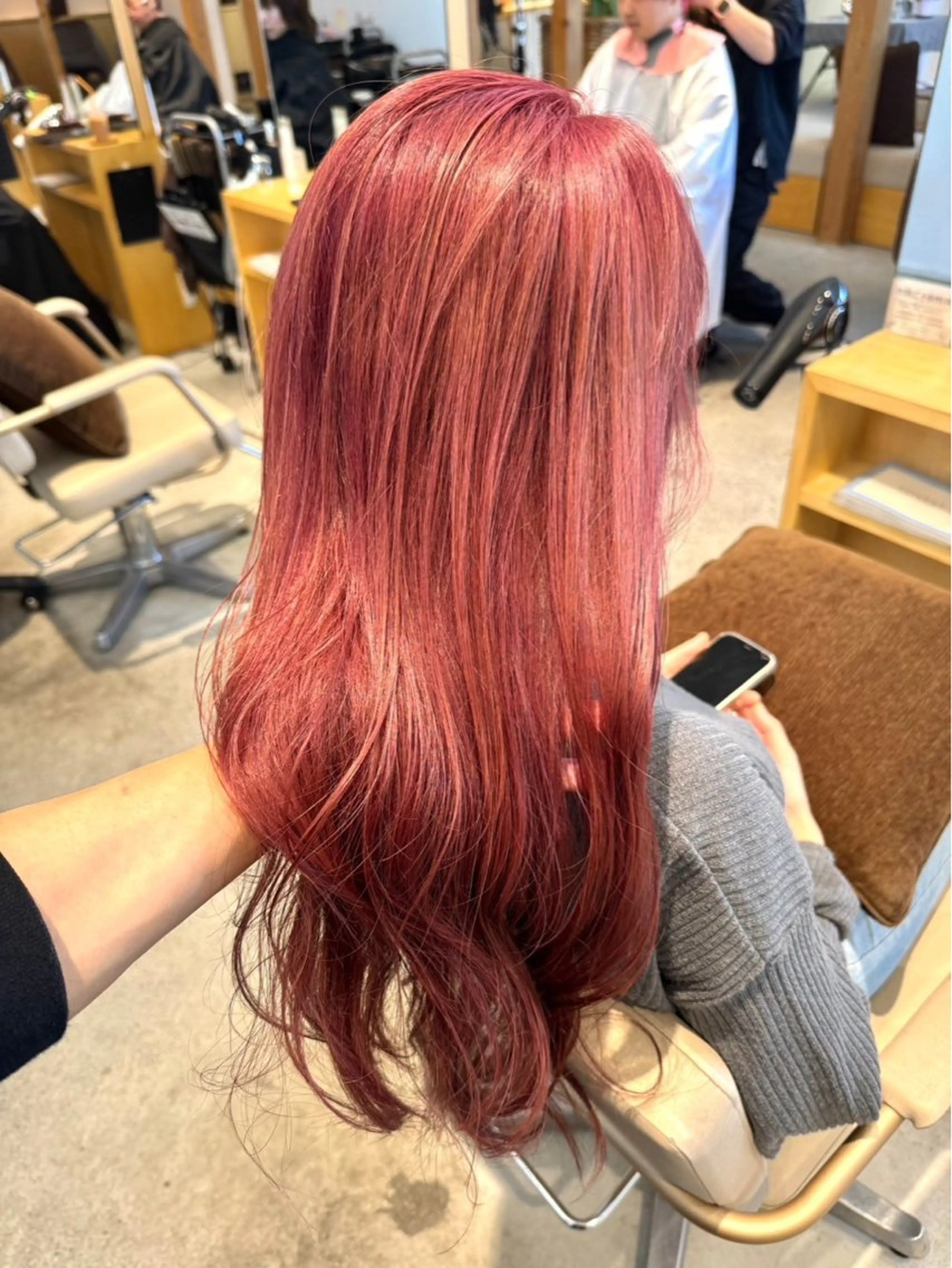 ロング カラー ヘアアレンジ ブリーチ 森山 遥葵のヘアスタイル