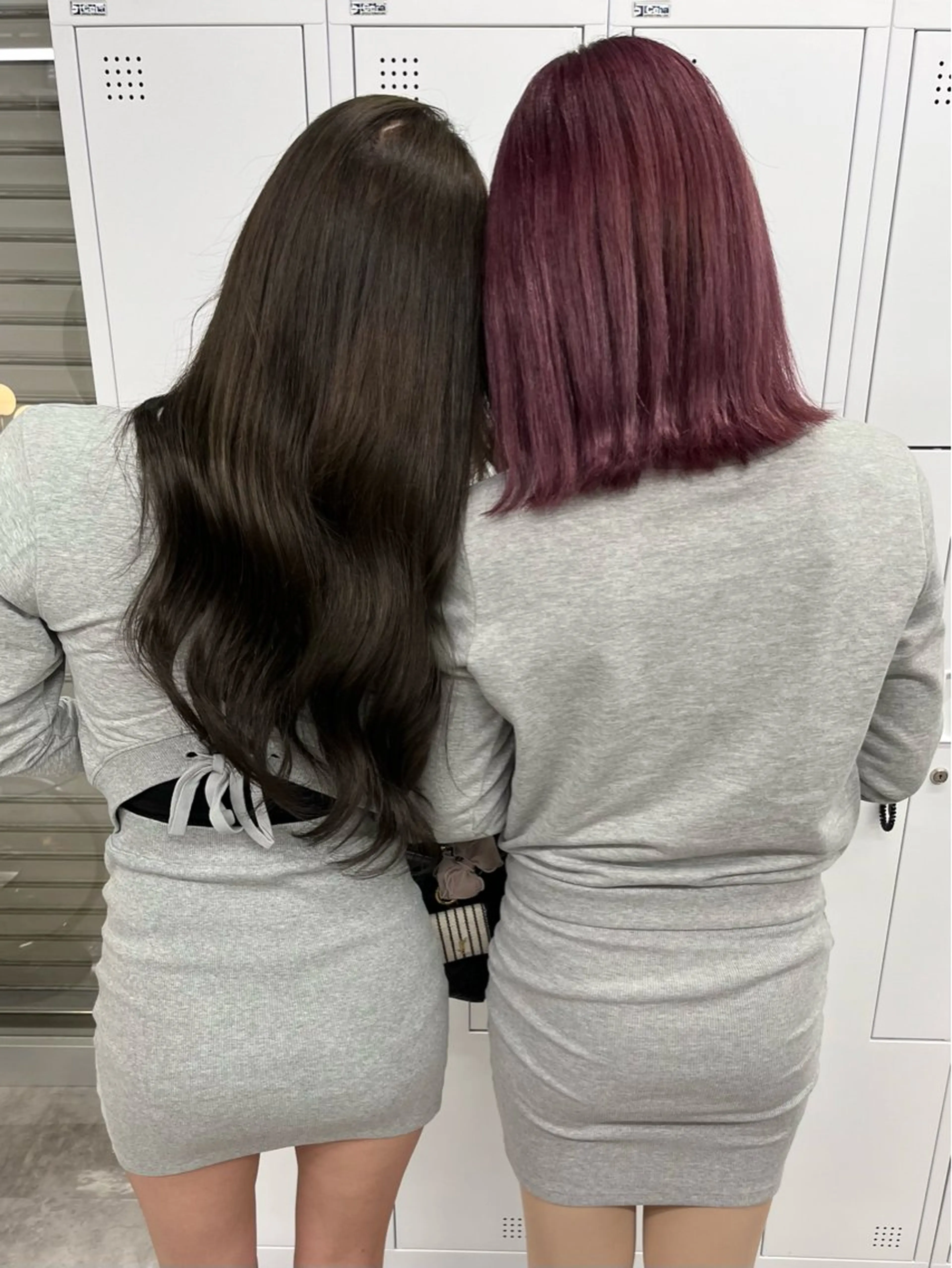 ロング カラー グレージュ 🩷Yui🩷 大人可愛い艶カラーのヘアスタイル