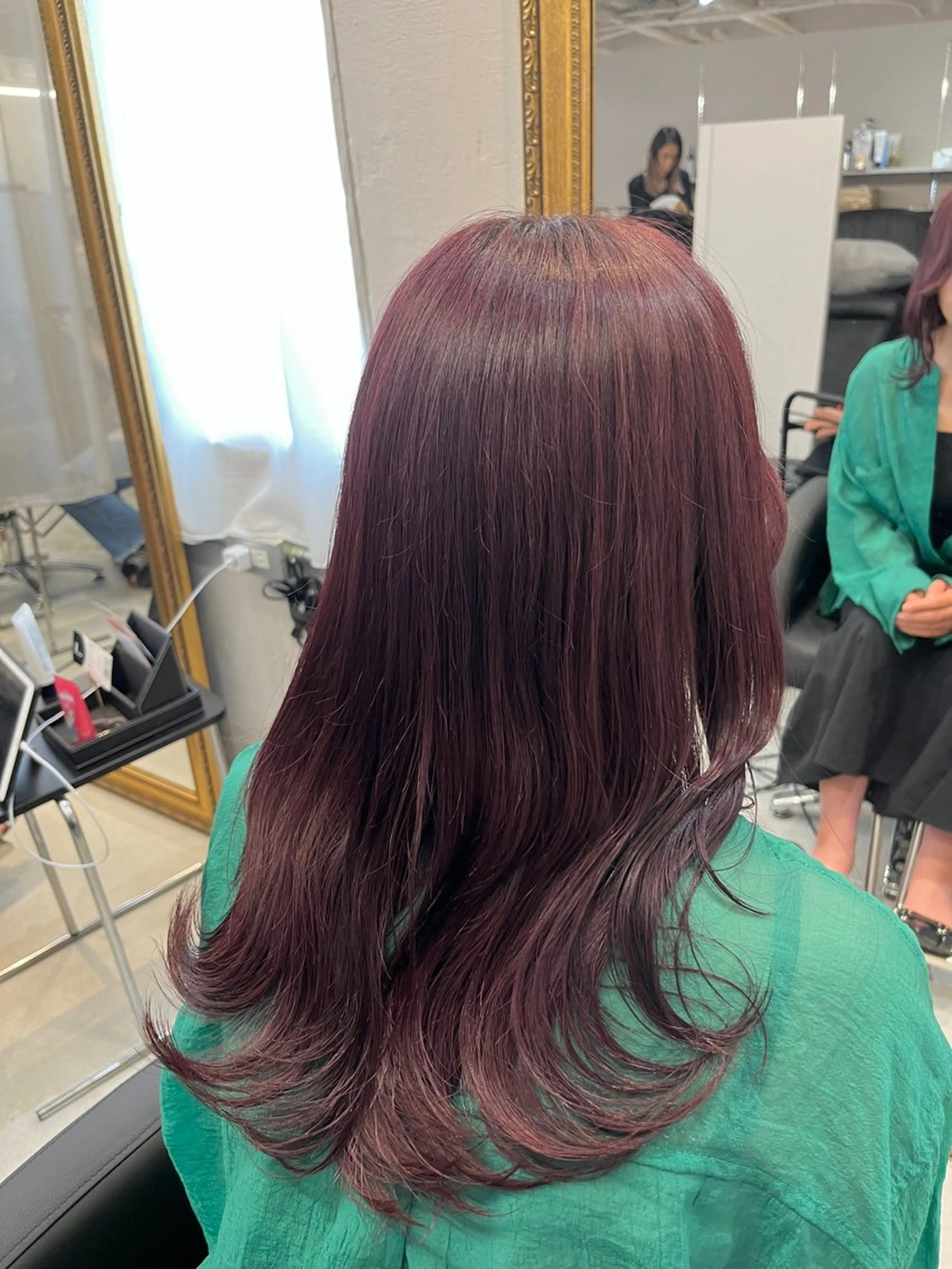 セミロング カラー ボルドーカラー ピンクカラー REAL【レアル】所属・グレージュ/透け感 カラー/透明感カラーのヘアスタイル