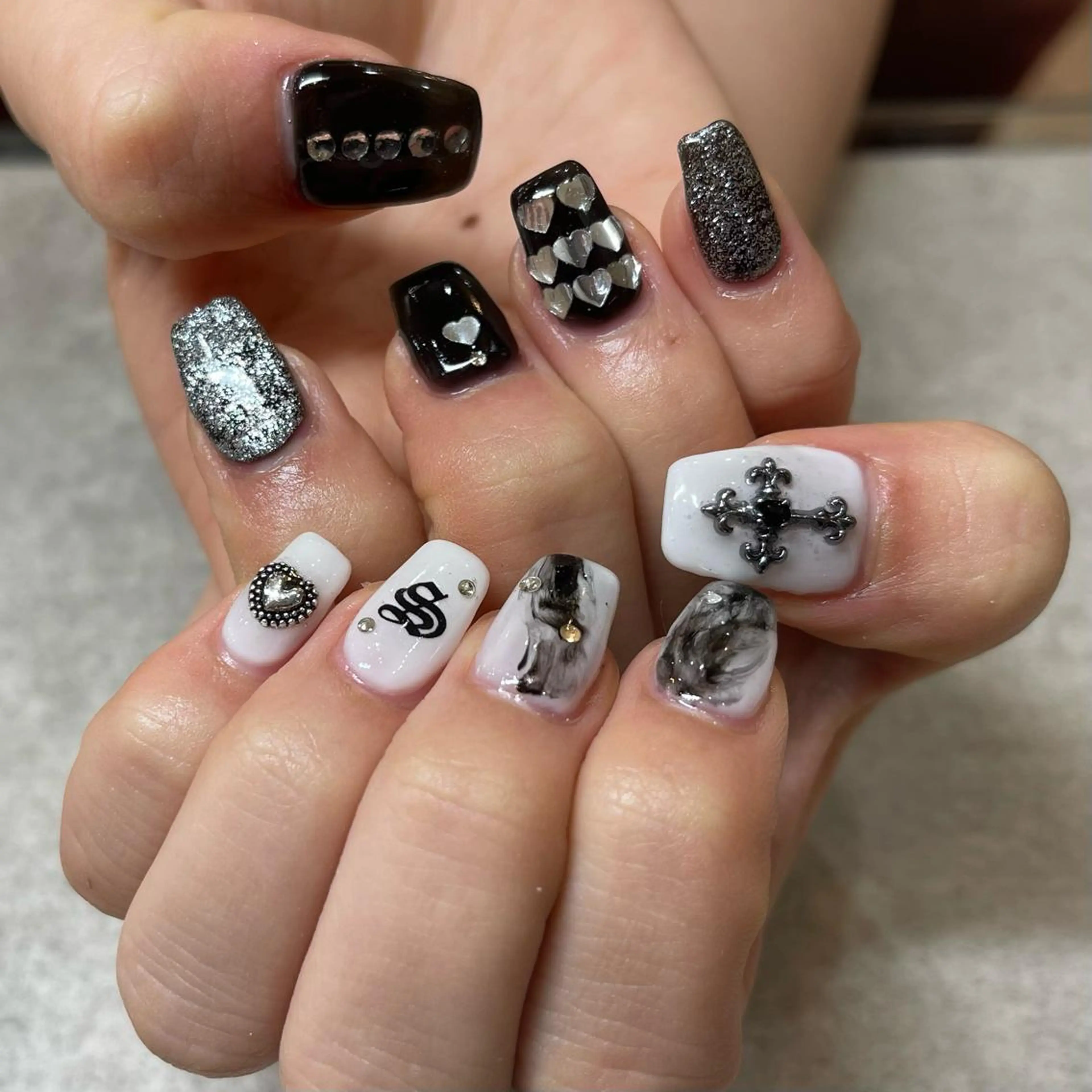 ネイル UnFLAIR KASUMIのネイルデザイン